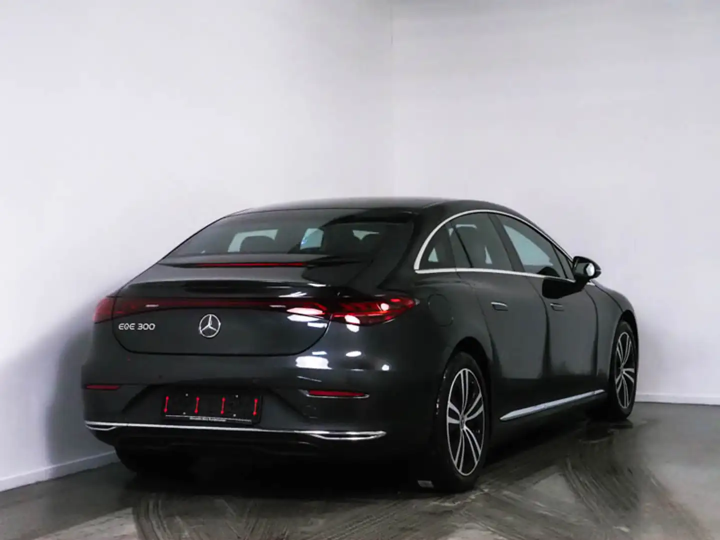 Mercedes-Benz EQE 300 Electric Art/LED/Distronic/Memory-P./AHK Grau - 2