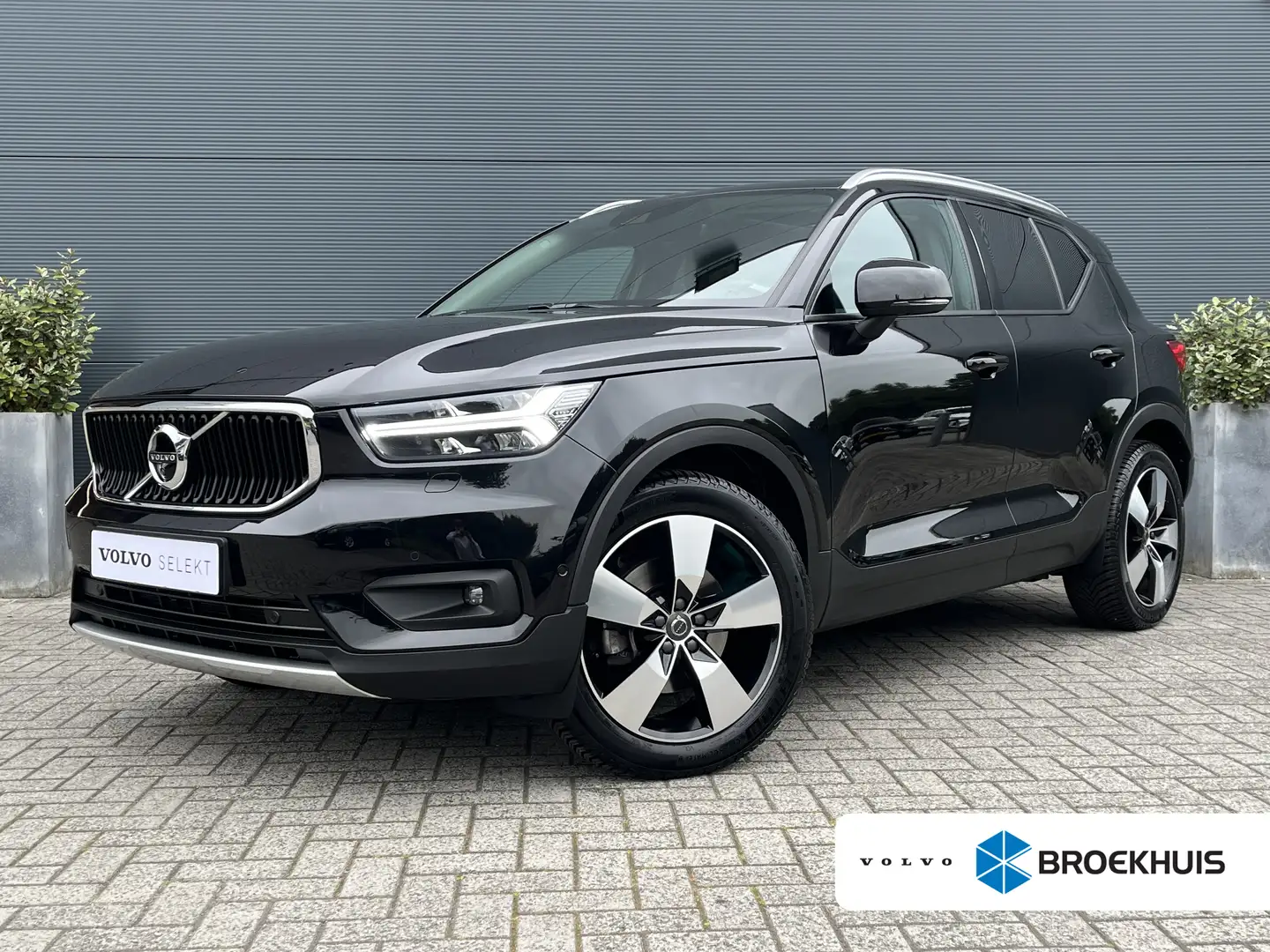 Volvo XC40 2.0 T5 AWD Intro Ed. | Audio installatie premium | Zwart - 1