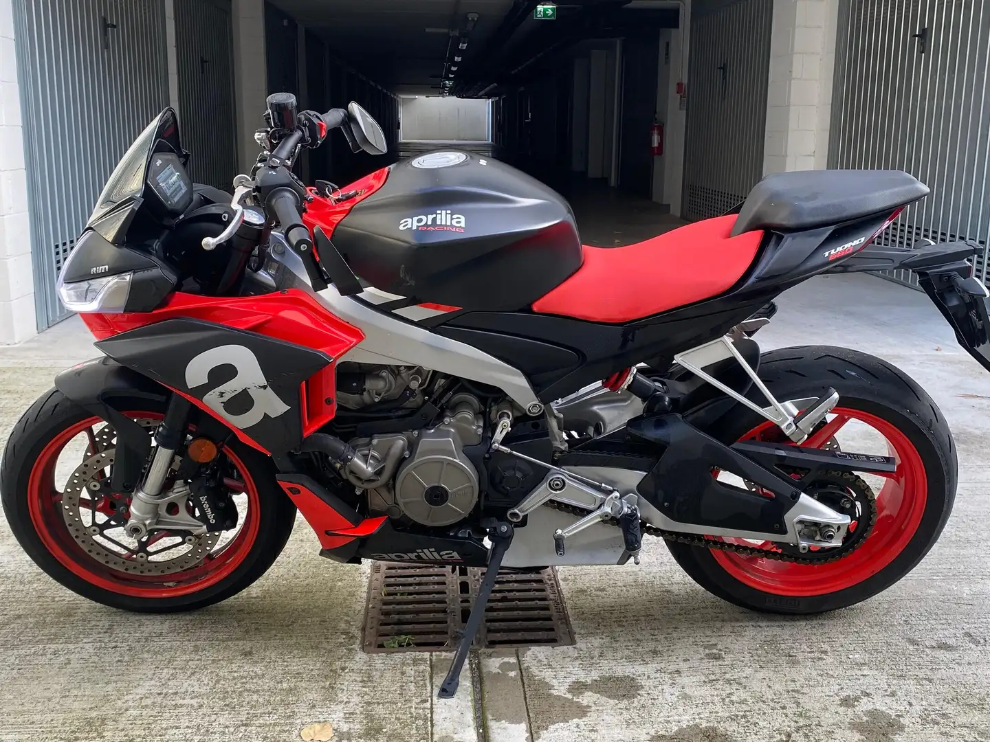 Aprilia Tuono 660 Negru - 2