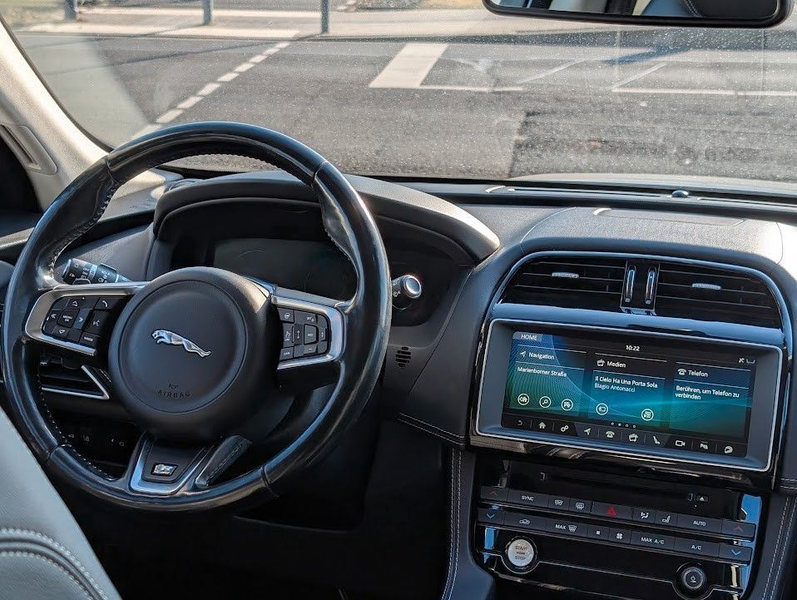 Jaguar F-Pace F-PACE R-Sport AWD 4x4 Sitzh. MOTOR NEU!!! — photo 9