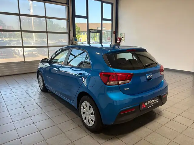 Kia Rio view 4