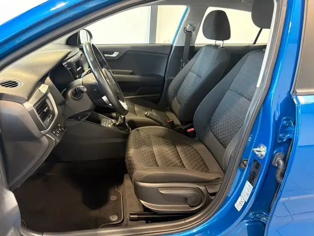 Kia Rio view 7