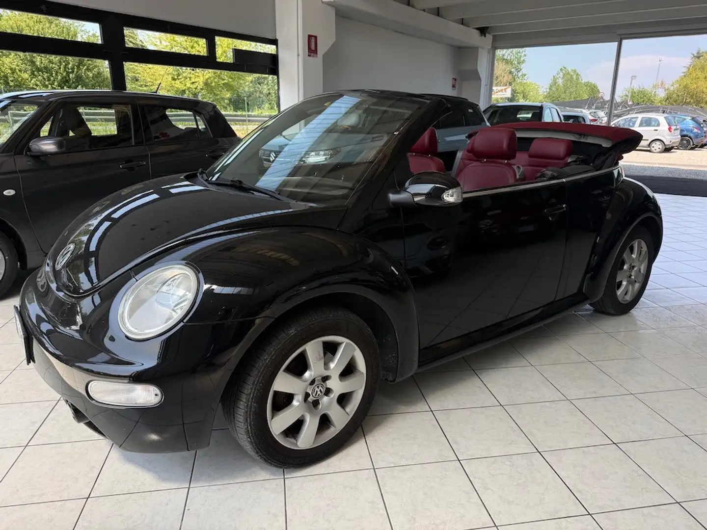 Volkswagen New Beetle New Beetle Cabrio Cabrio 1.6 Schwarz - 1