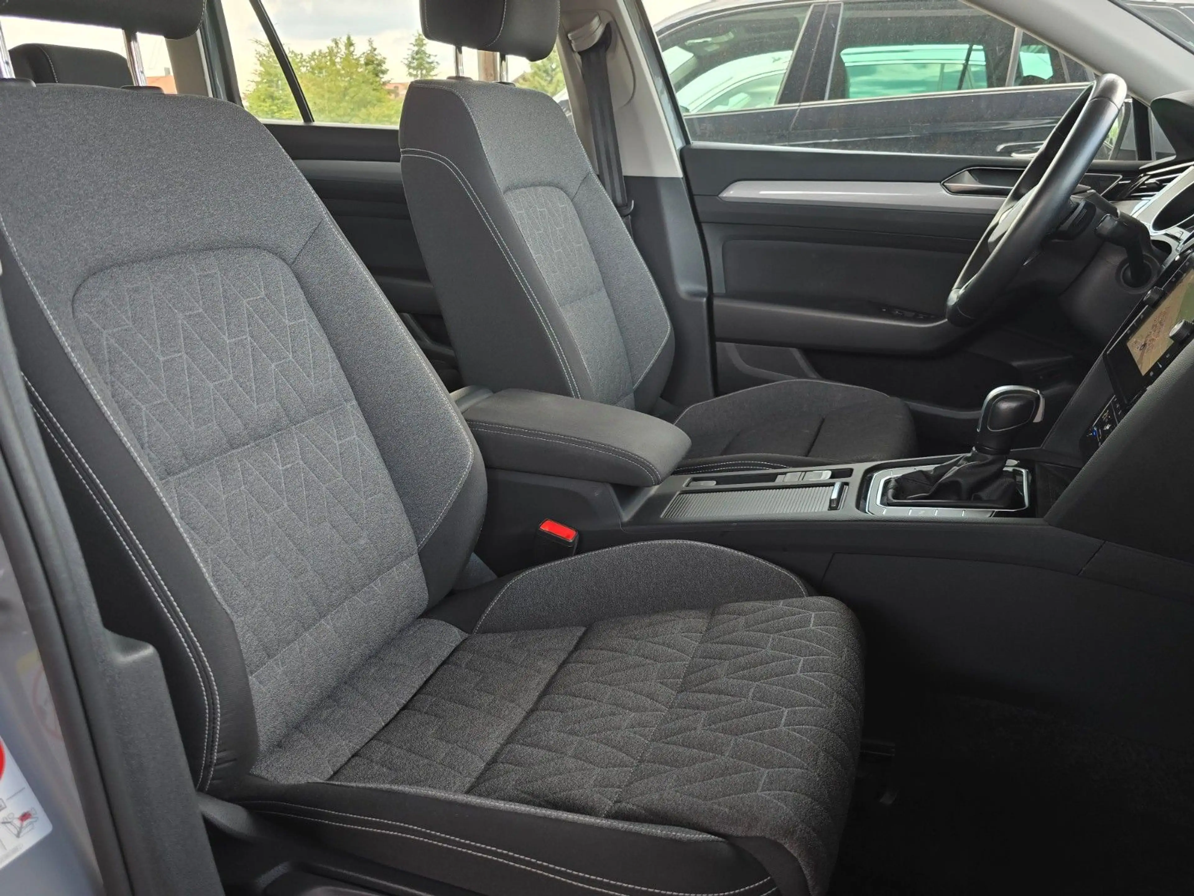 Volkswagen Passat Variant Passat 2.0 TDI Var.*BUSINESS*DSG*NAV*LED*AHK*KAM — photo 18