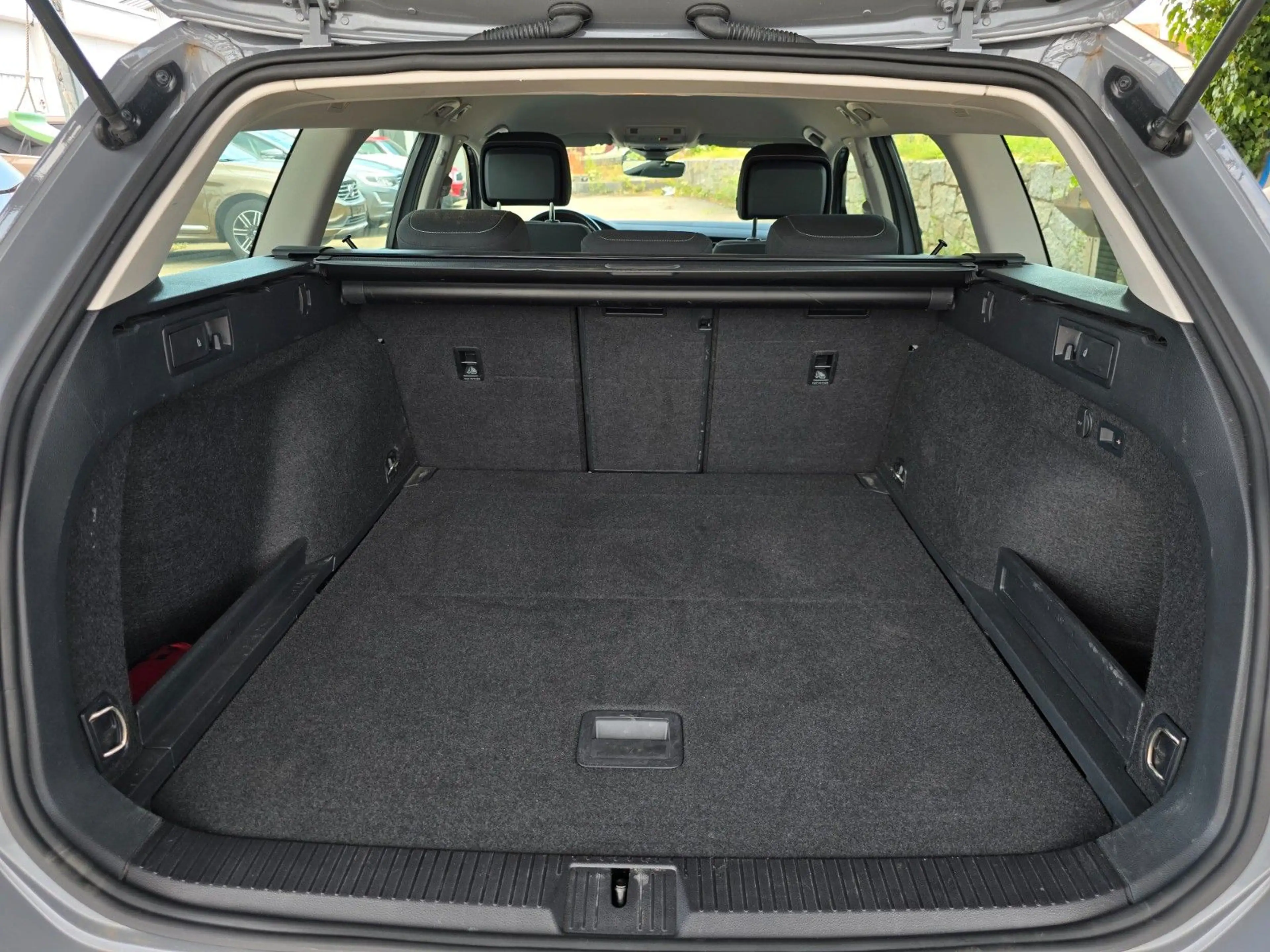 Volkswagen Passat Variant Passat 2.0 TDI Var.*BUSINESS*DSG*NAV*LED*AHK*KAM — photo 21