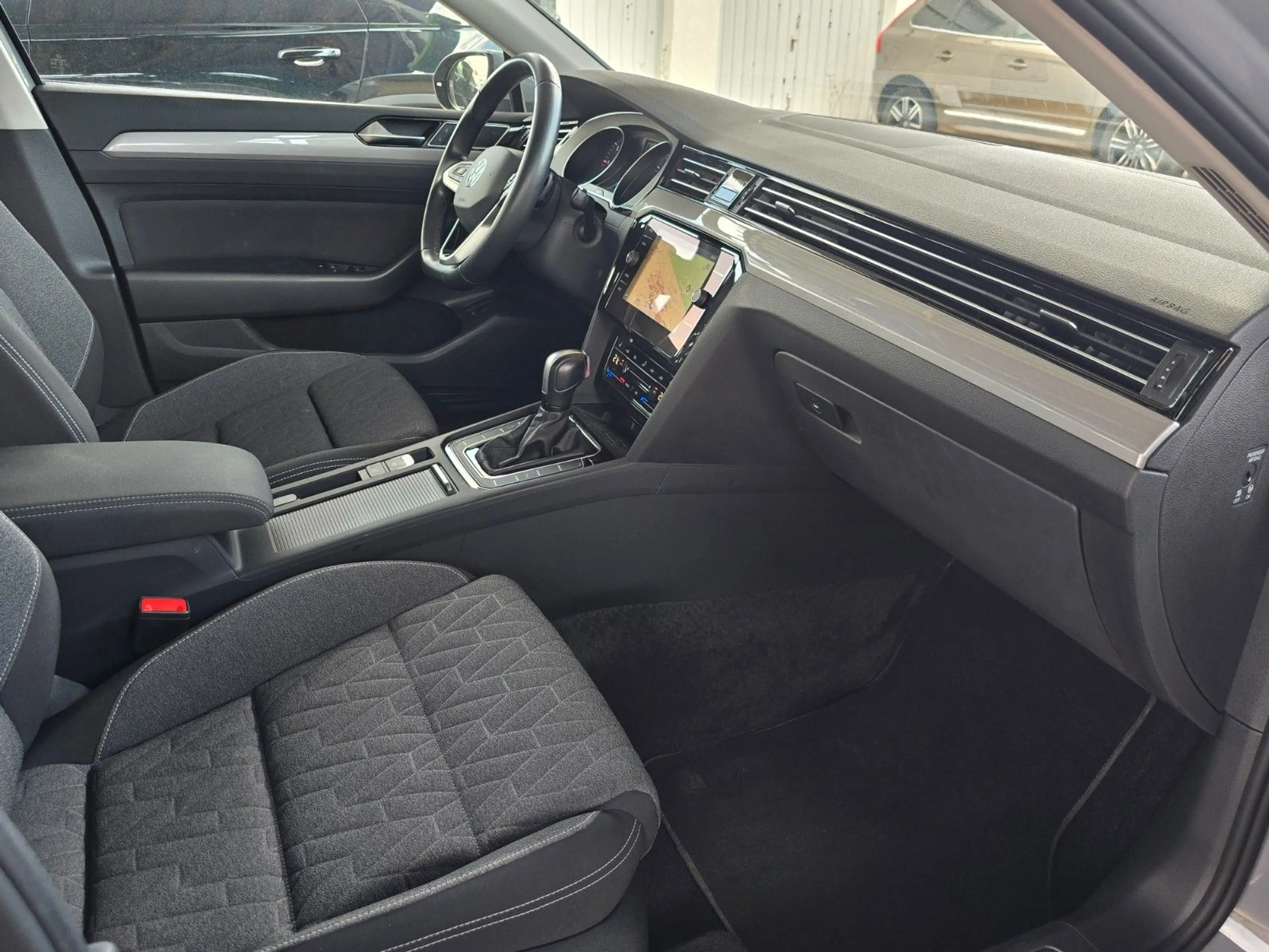 Volkswagen Passat Variant Passat 2.0 TDI Var.*BUSINESS*DSG*NAV*LED*AHK*KAM — photo 17