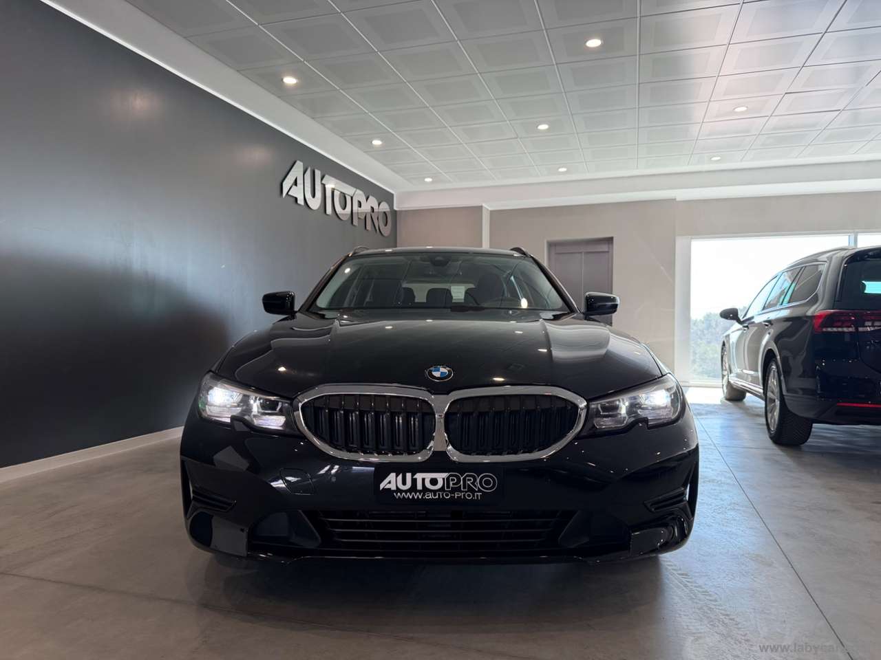 BMW 320 318d 48V Touring Business Advantage