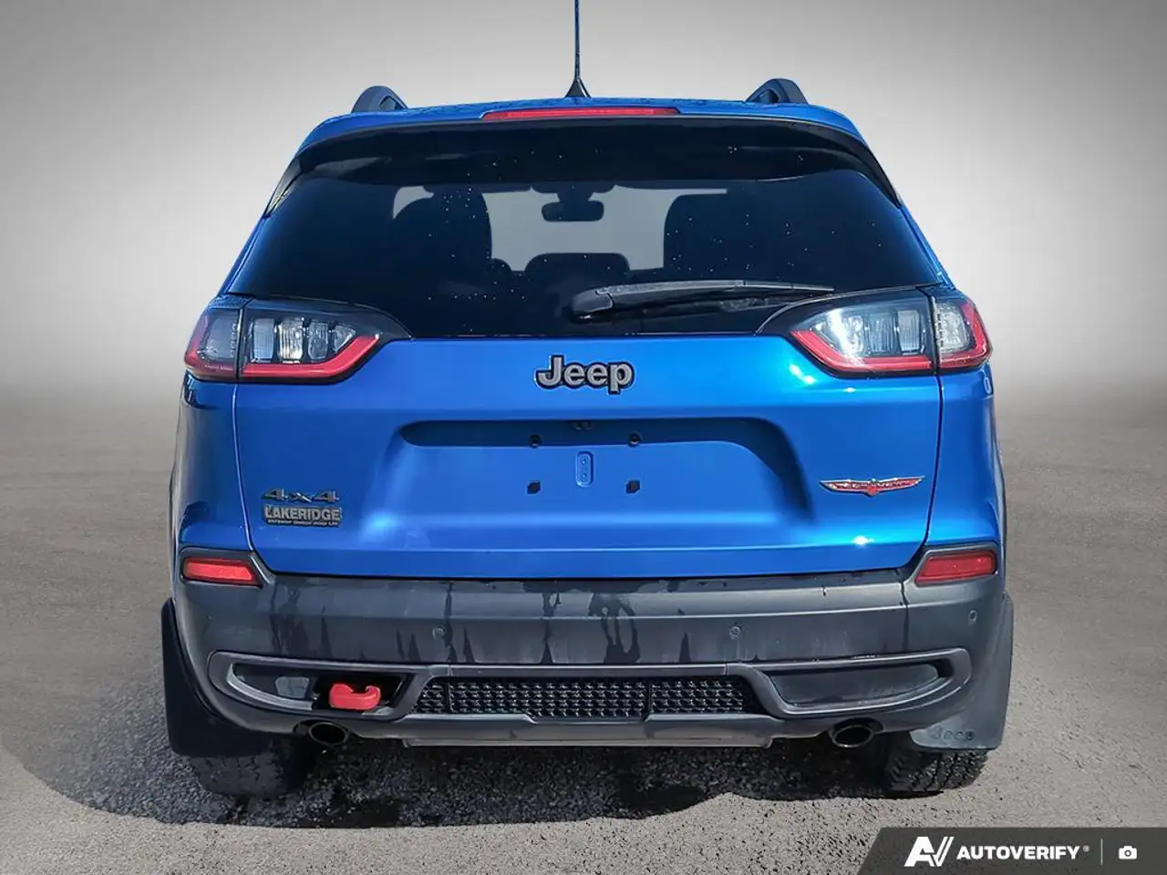 Jeep Cherokee снимка Jeep Cherokee