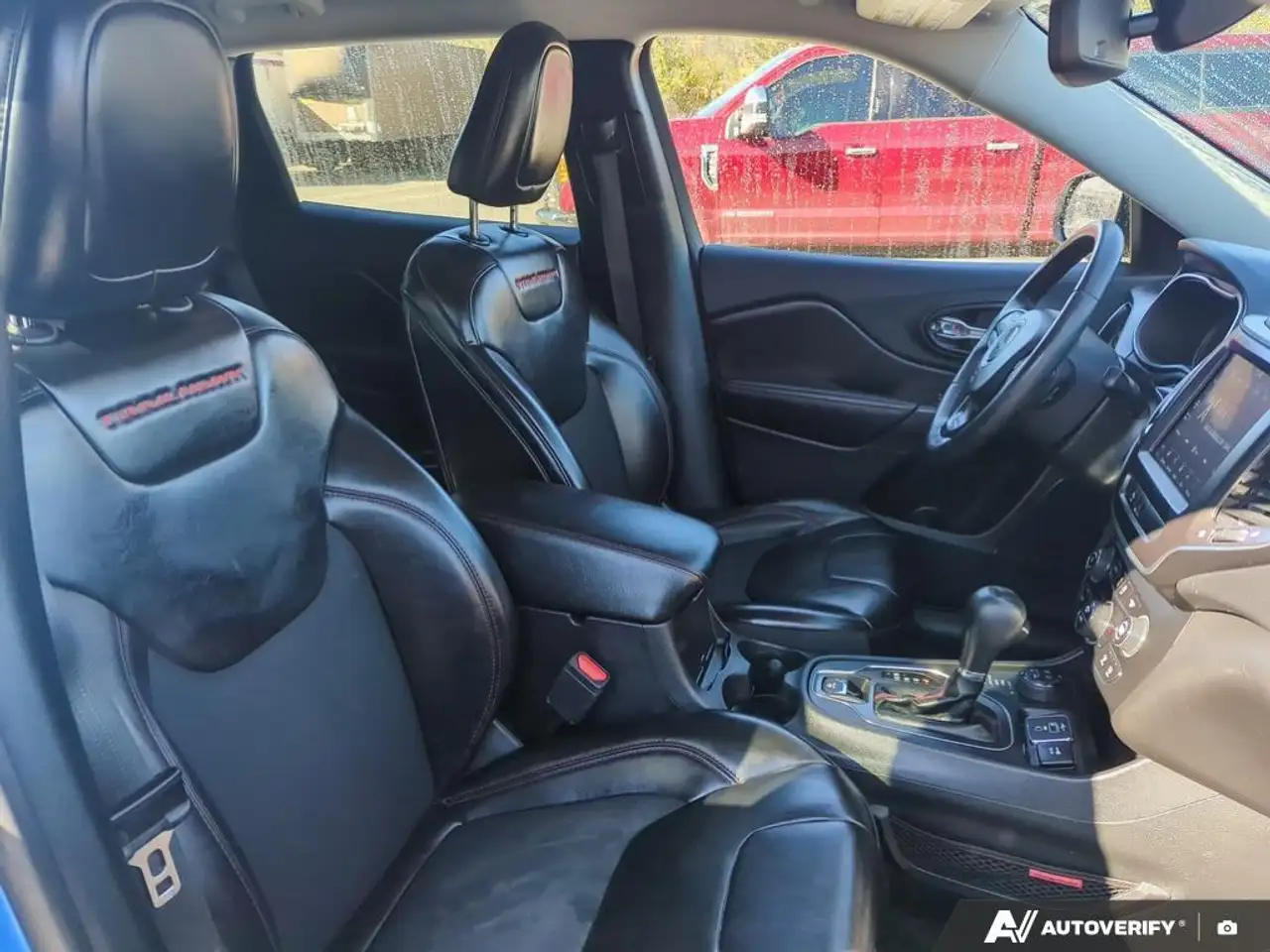 Jeep Cherokee снимка Jeep Cherokee