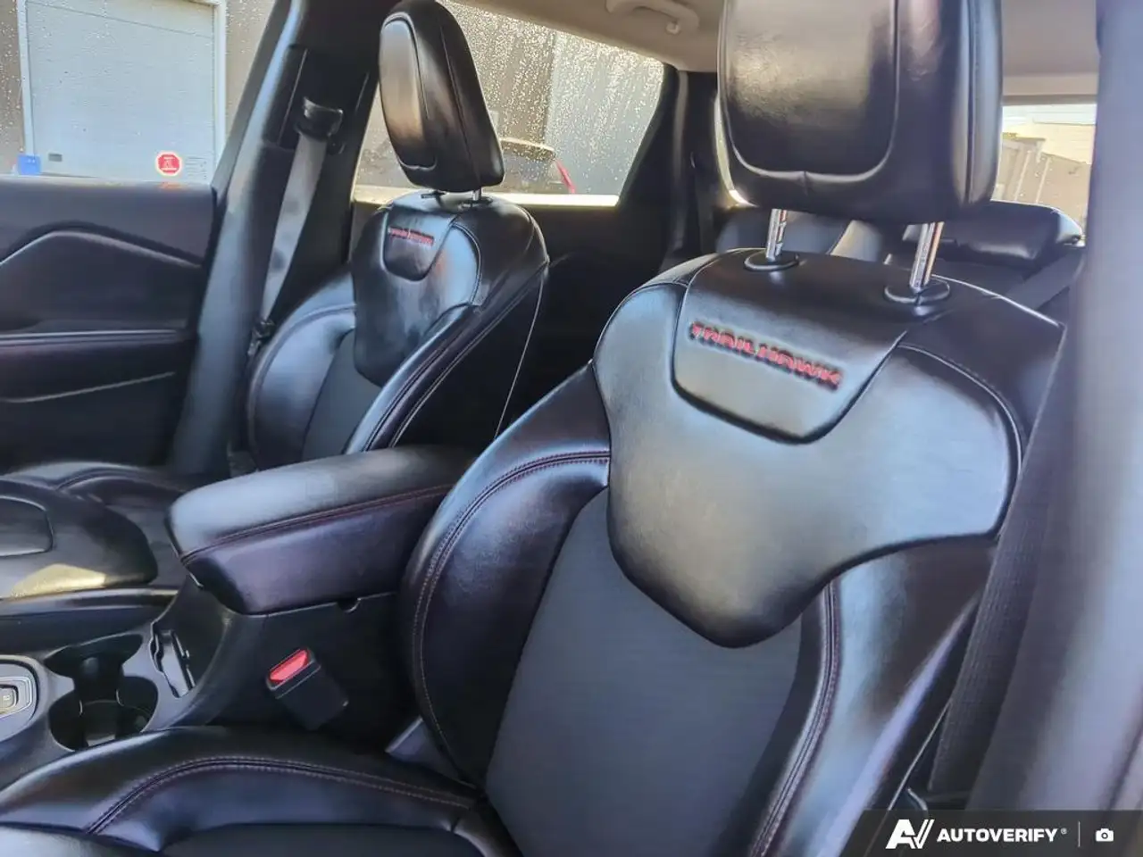 Jeep Cherokee снимка Jeep Cherokee