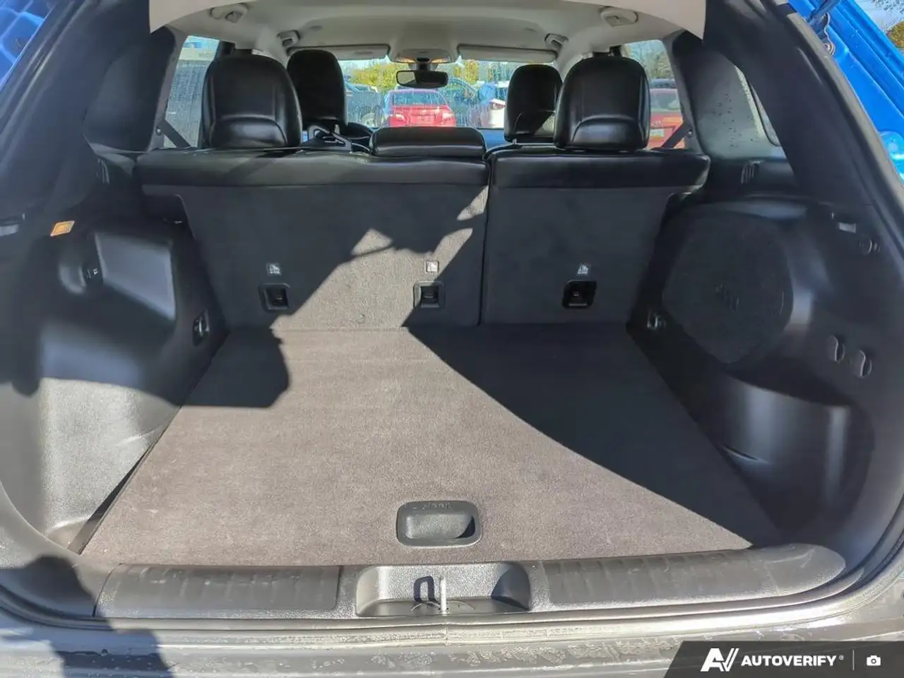 Jeep Cherokee снимка Jeep Cherokee