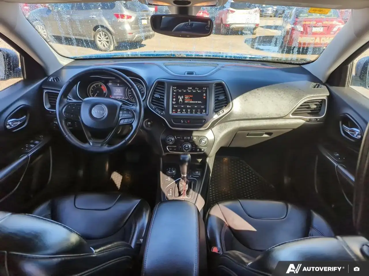 Jeep Cherokee снимка Jeep Cherokee