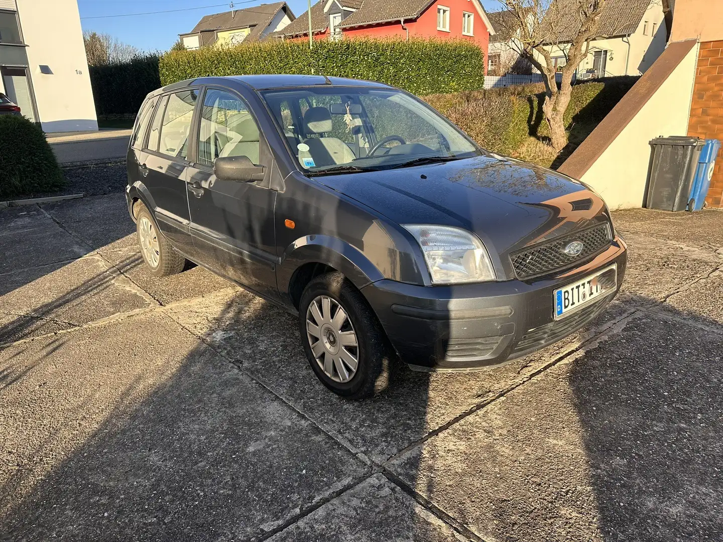 Ford Fusion Fusion 1.4 Trend Grau - 1