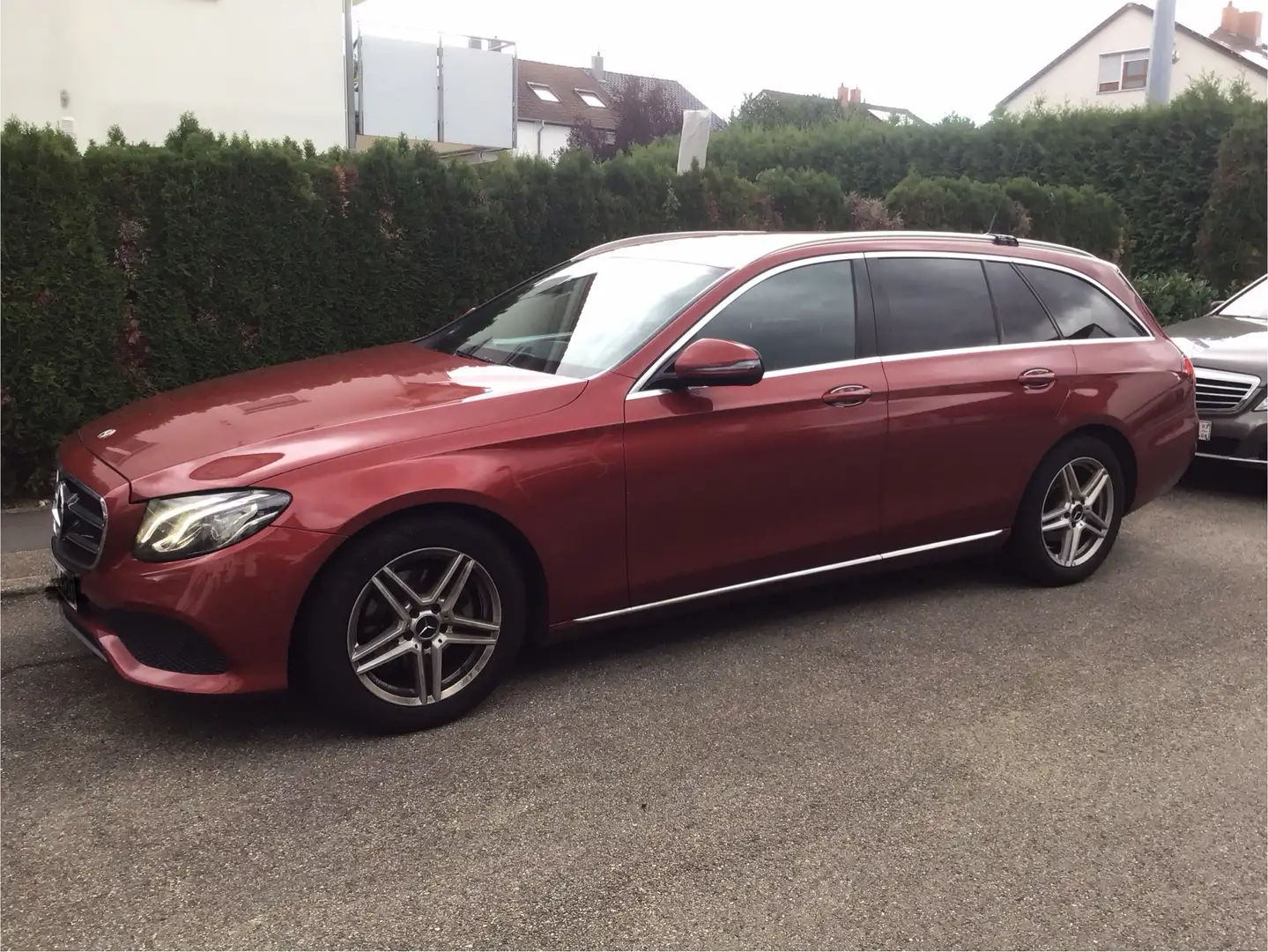 Mercedes-Benz E 220 T Model Leder Navi ca 7000.-€ invest! …! Rouge - 1