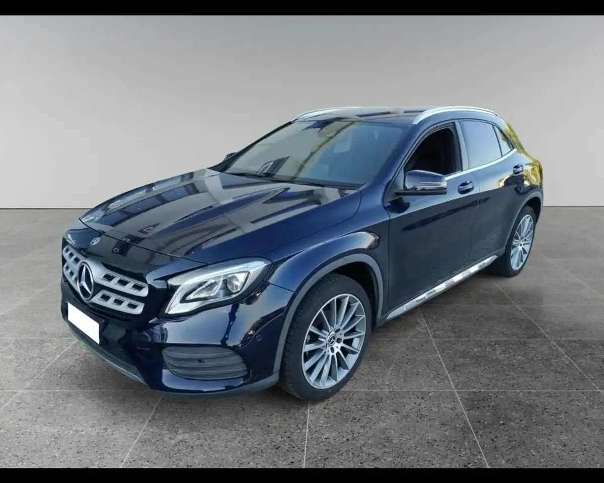 Mercedes-Benz GLA 200