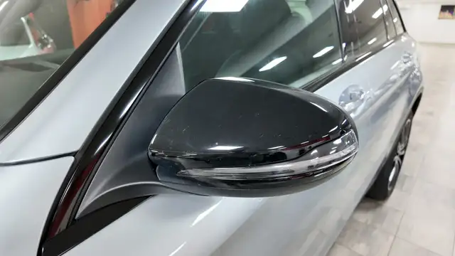 Mercedes-Benz GLC view 13