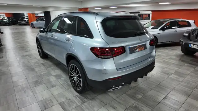 Mercedes-Benz GLC view 4