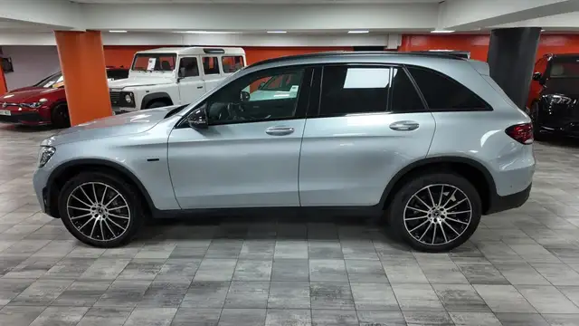 Mercedes-Benz GLC view 3