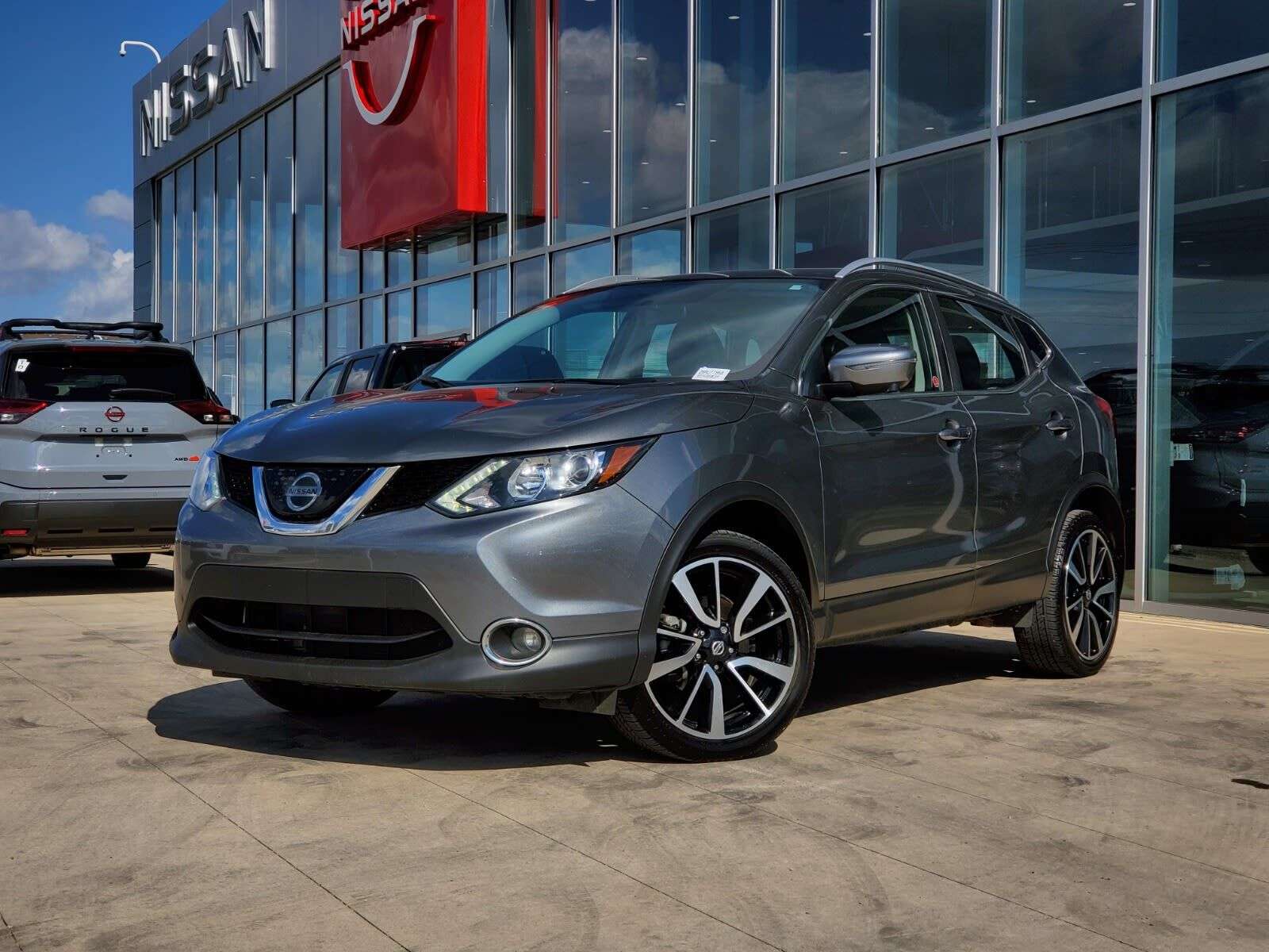 2018 Nissan Qashqai SL, Awd, Leather, Sunroof, Back Up Cam