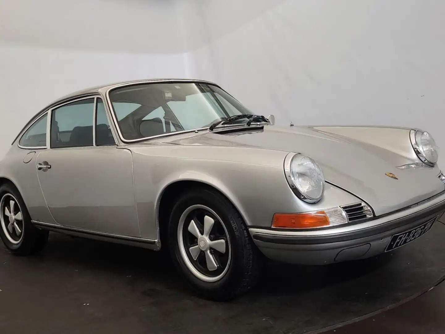 Porsche 911 2.4 T Grau - 1