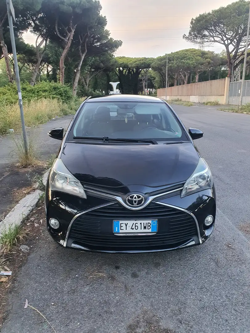 Toyota Yaris 5p 1.0 Lounge per Neopatentati Nero - 2