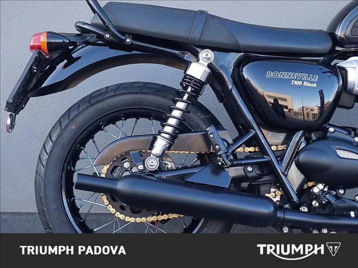 Triumph Bonneville T100 Black Nero - 2