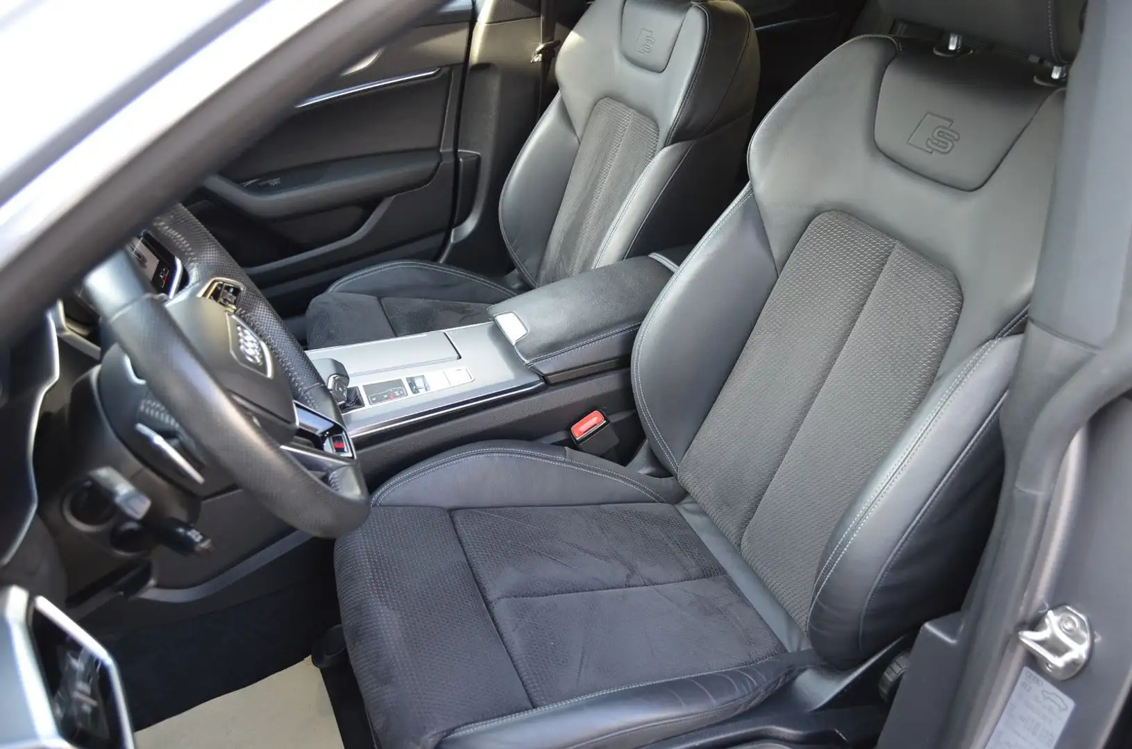 Audi A7 Sportback 50TFSIe quattro S Line Matrix 20Z Grau - 2