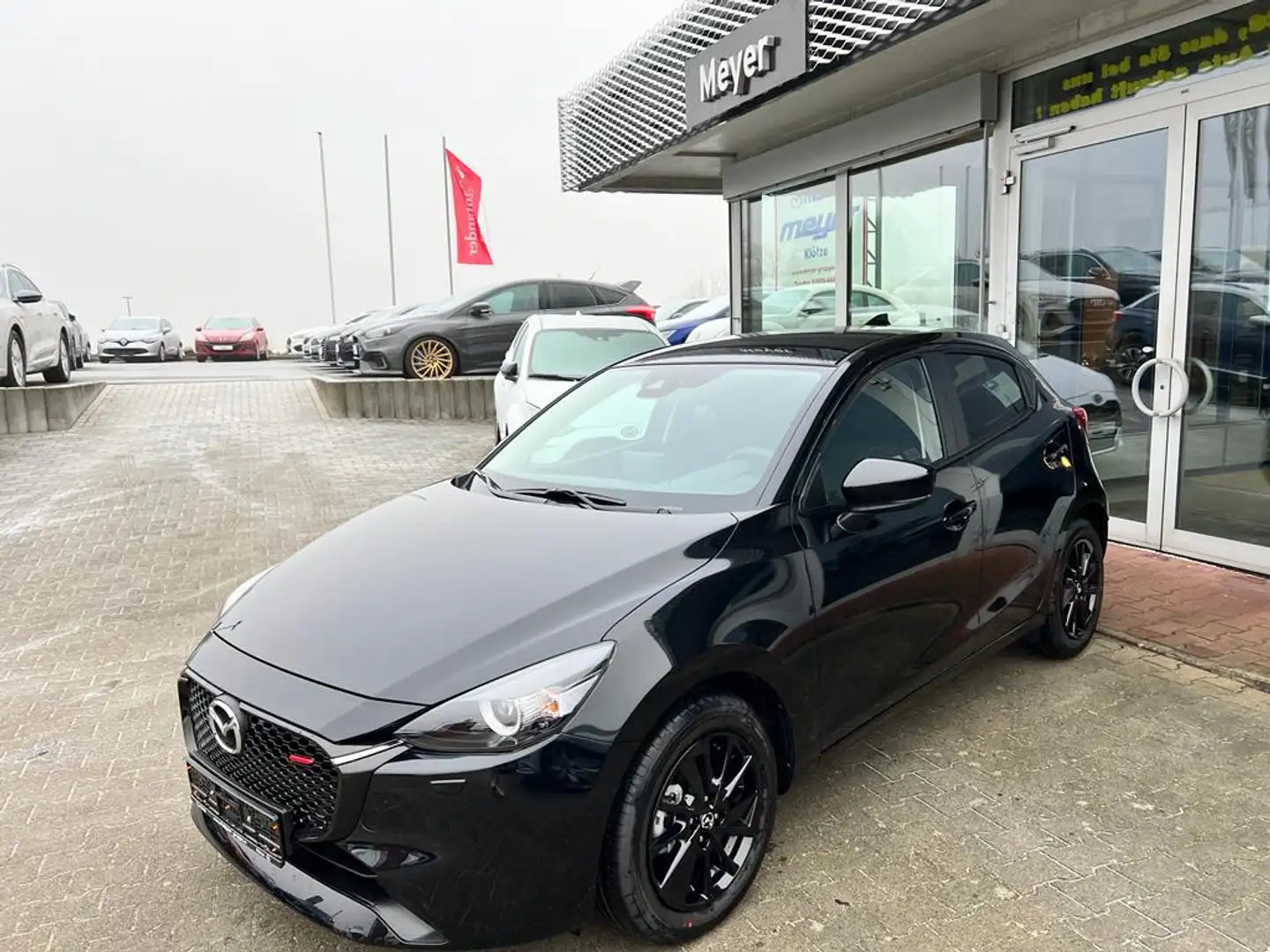 Mazda 2 1.5L e-SKYACTIV G 90PS Homura Schwarz - 2