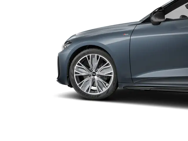 Audi A5 view 4