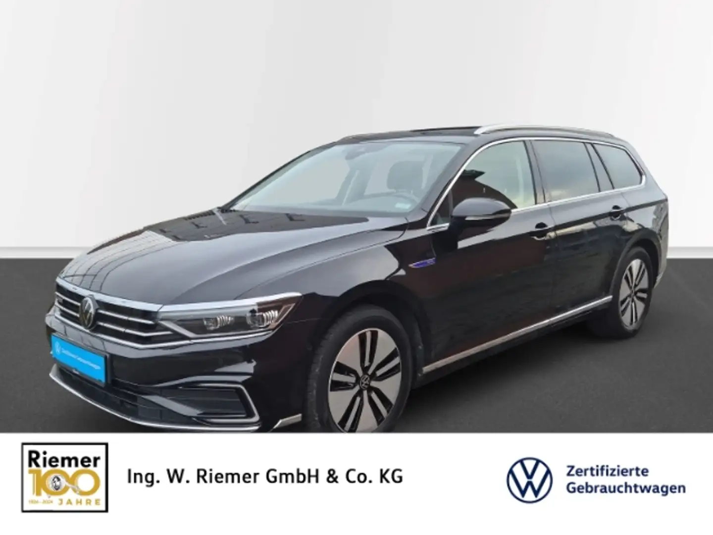 Volkswagen Passat Variant GTE AHK Stdhzg IQDrive Panorama SHZ Schwarz - 1