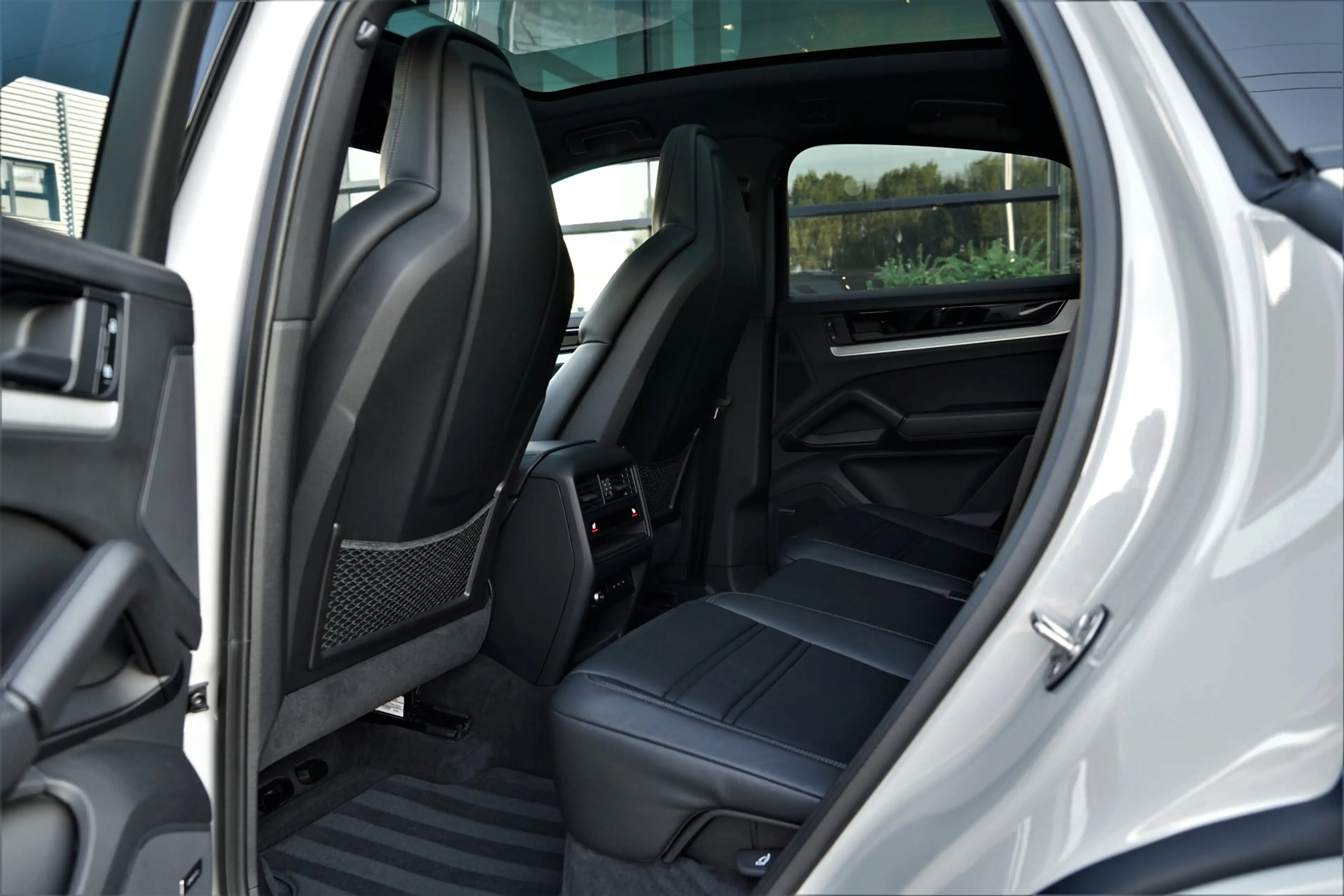 Porsche Cayenne Coupé 3.0 E-Hybrid SportDesign Krijt SoftClose Ach — photo 10