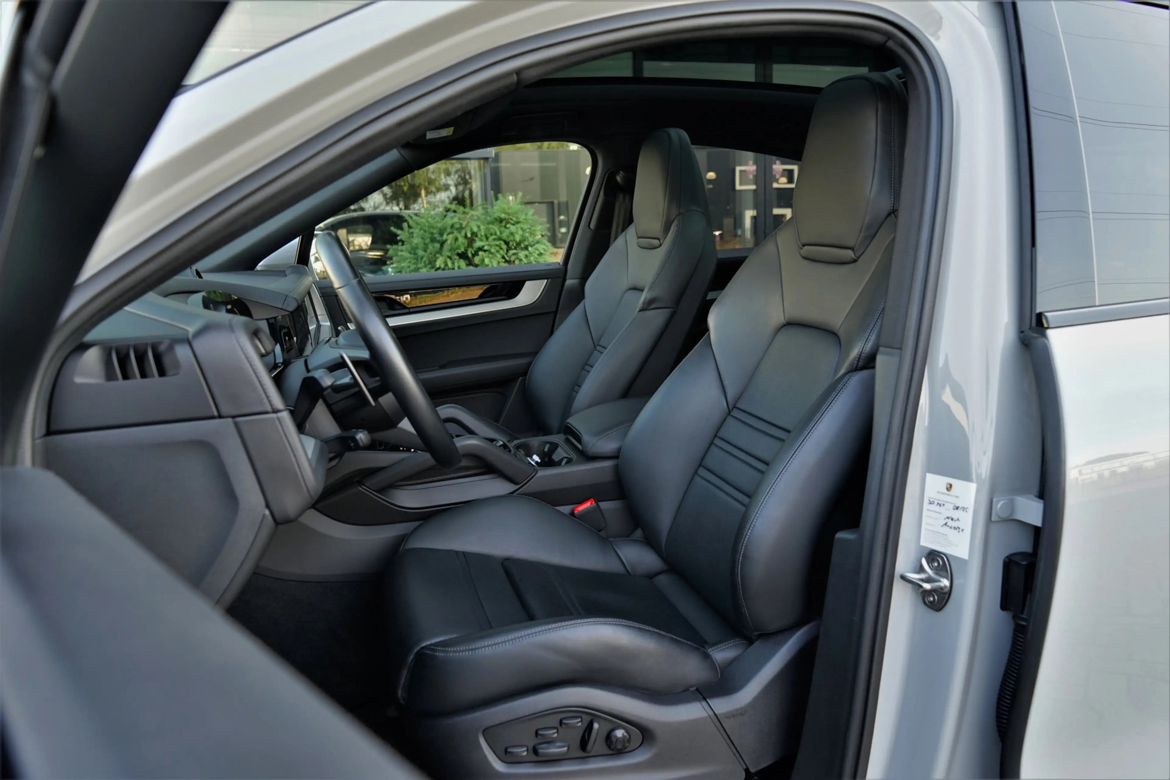 Porsche Cayenne Coupé 3.0 E-Hybrid SportDesign Krijt SoftClose Ach — photo 4