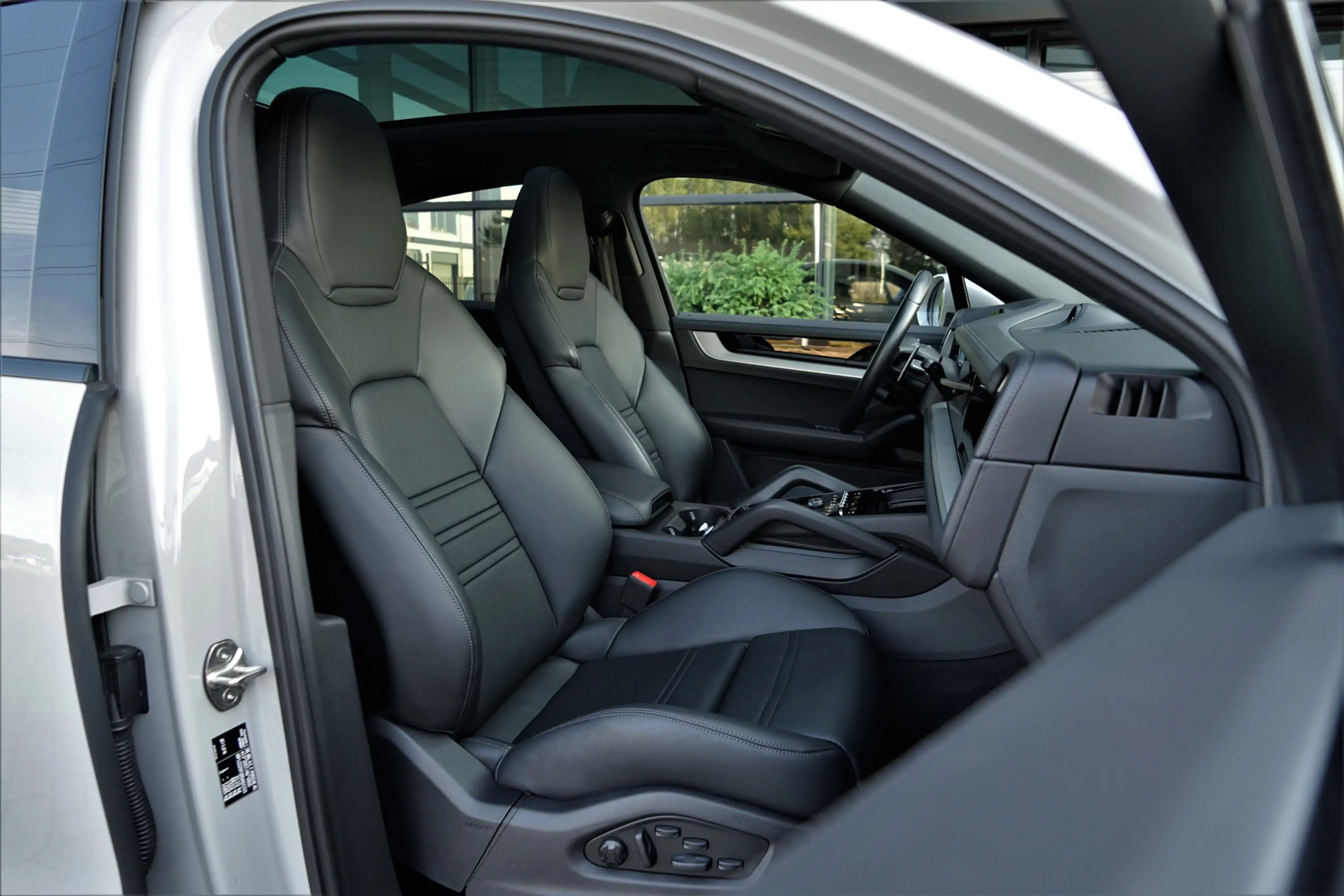 Porsche Cayenne Coupé 3.0 E-Hybrid SportDesign Krijt SoftClose Ach — photo 9