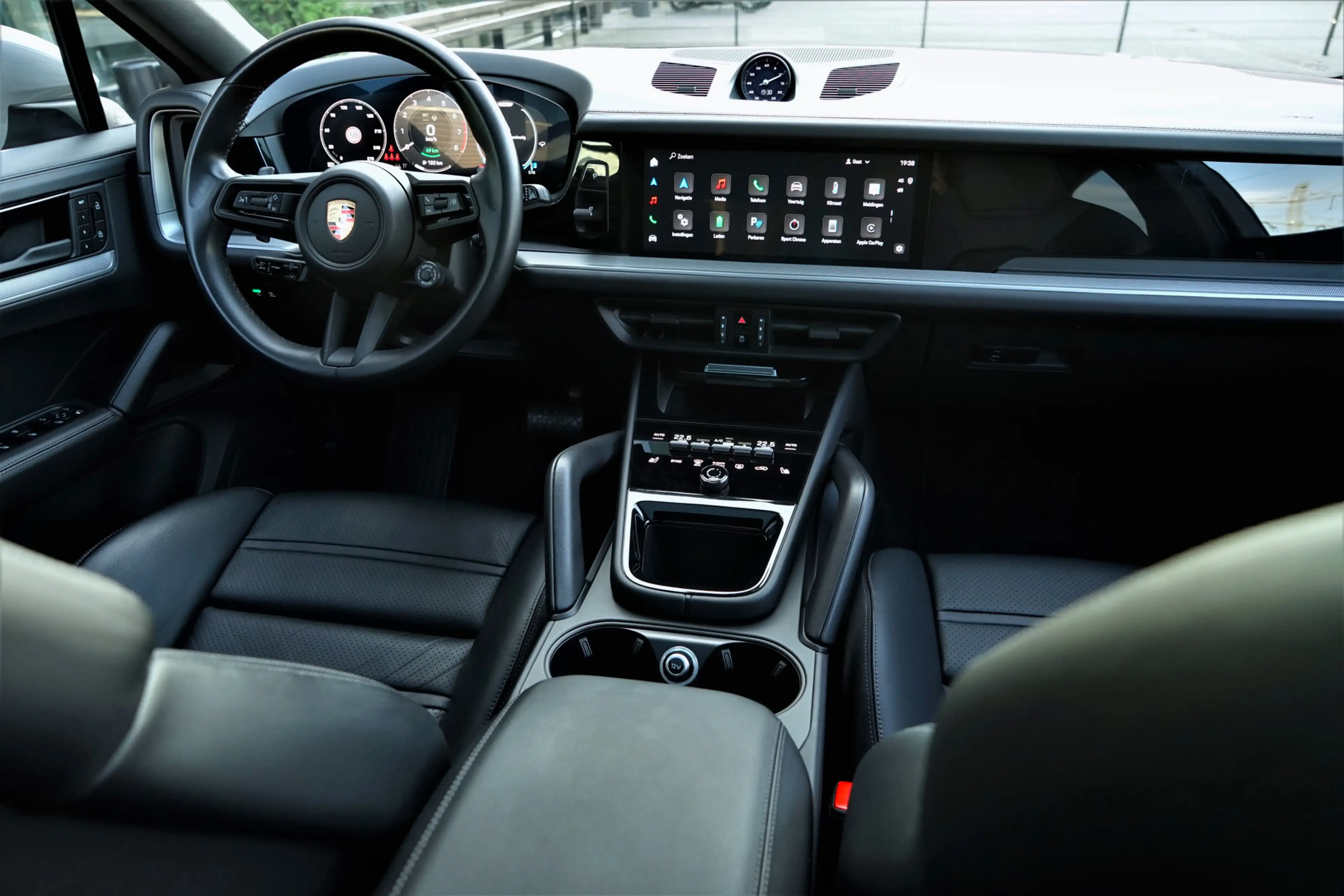 Porsche Cayenne Coupé 3.0 E-Hybrid SportDesign Krijt SoftClose Ach — photo 3