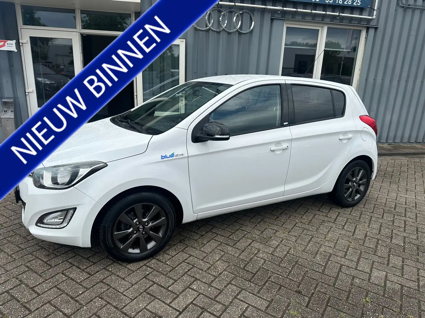 Hyundai i20 1.2i Go! Blanc - 1
