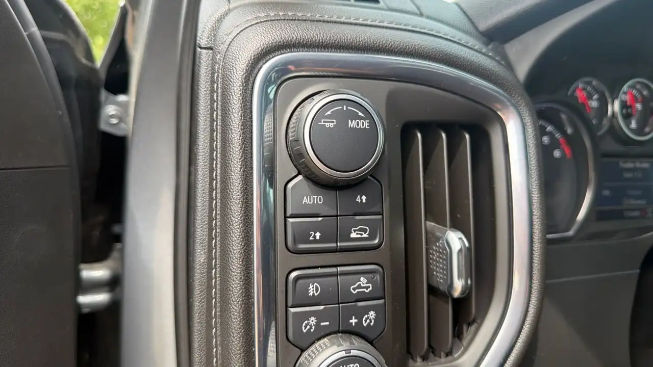 Chevrolet Silverado 1500 снимка Chevrolet Silverado 1500