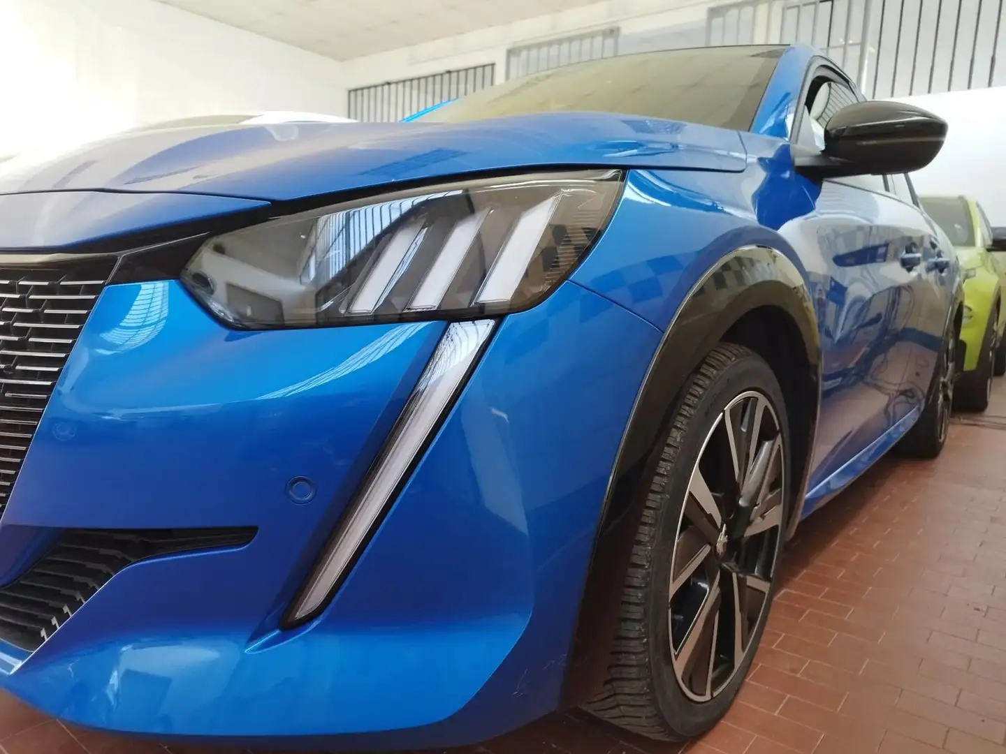 Peugeot 208 208 PureTech 100 Stop&Start 5 porte GT Line Bleu - 1