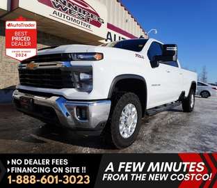 4WD CREW, LOW KMS, LOADED INC HTD SEATS AND WHEEL