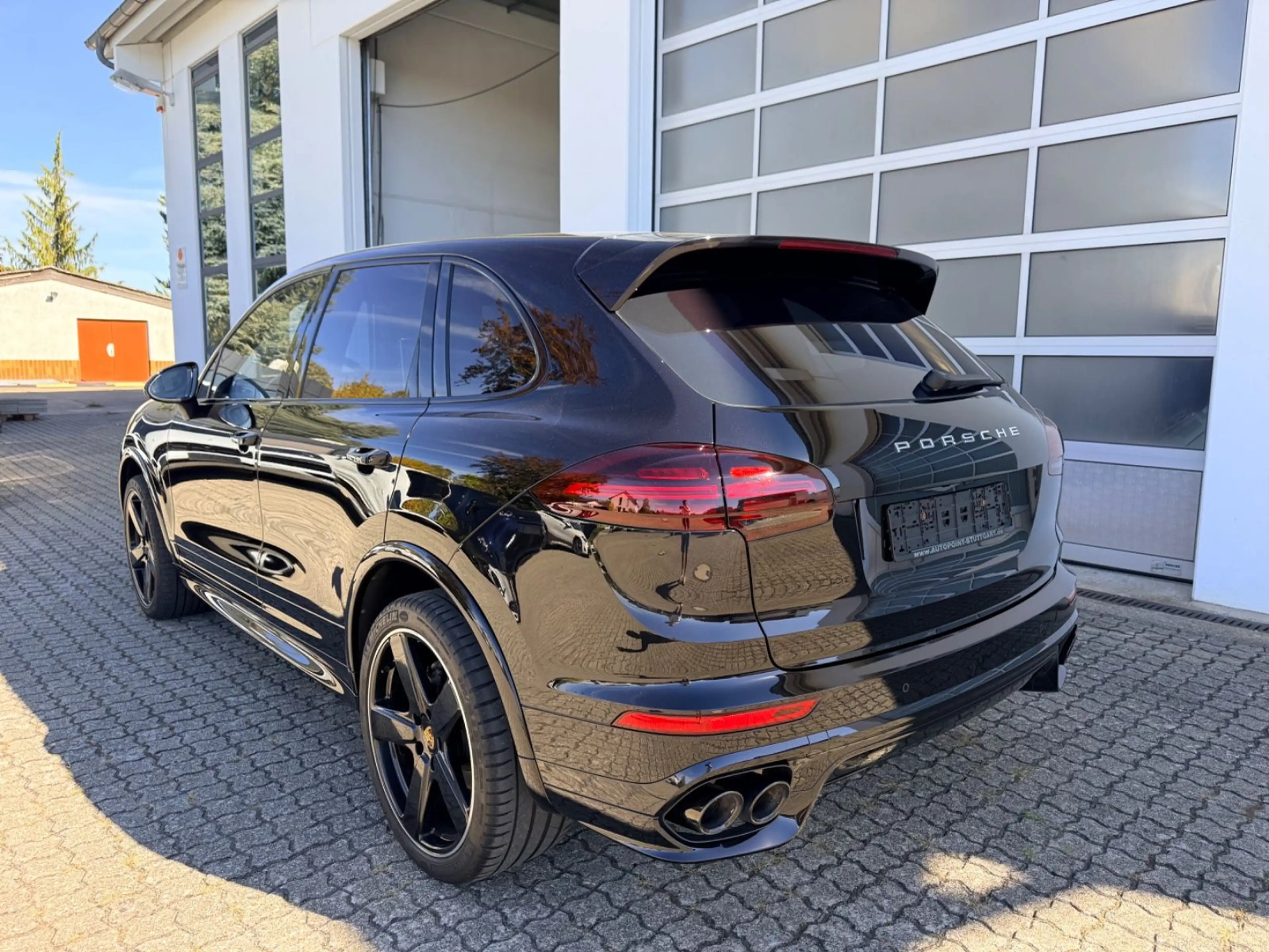 Porsche Cayenne S Diesel Approved Sport Design Entertain — photo 6
