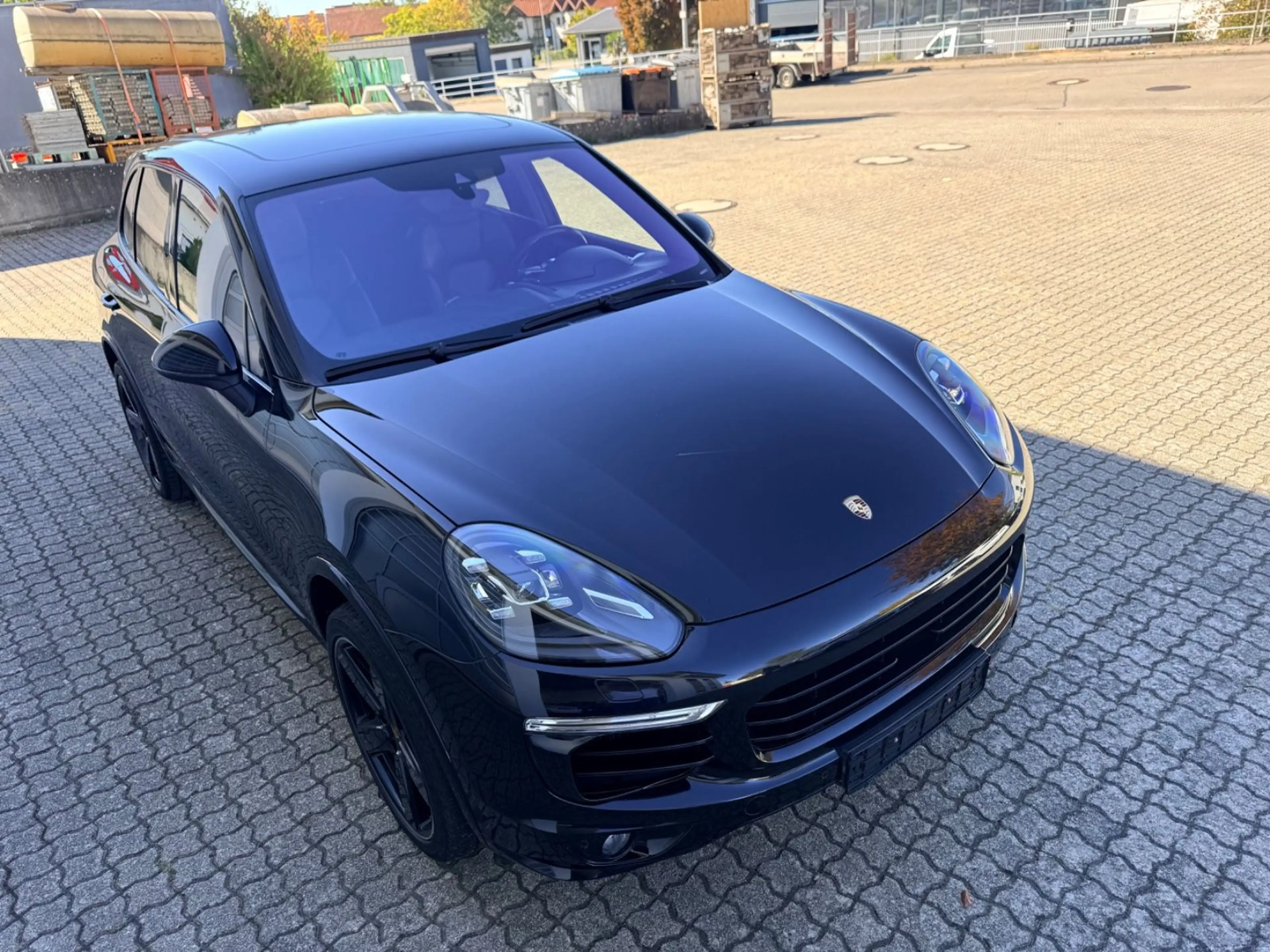 Porsche Cayenne S Diesel Approved Sport Design Entertain — photo 11