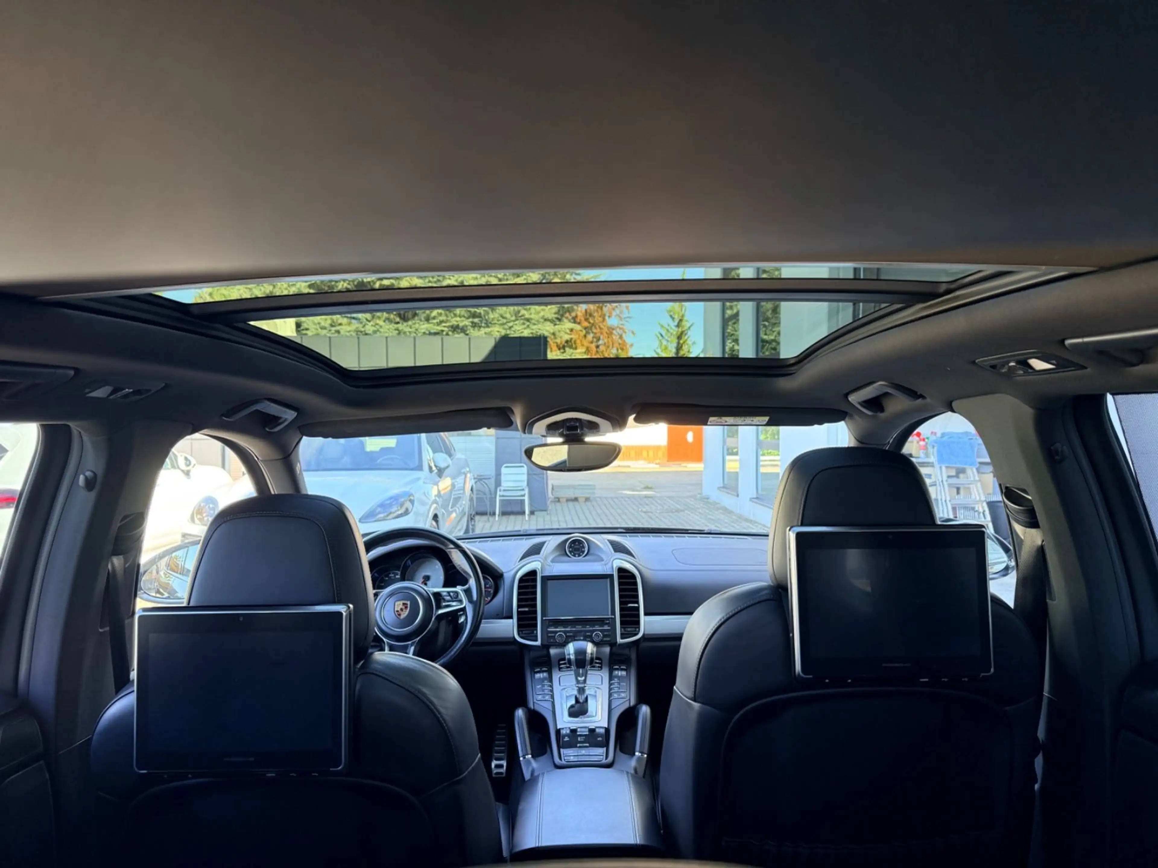 Porsche Cayenne S Diesel Approved Sport Design Entertain — photo 13