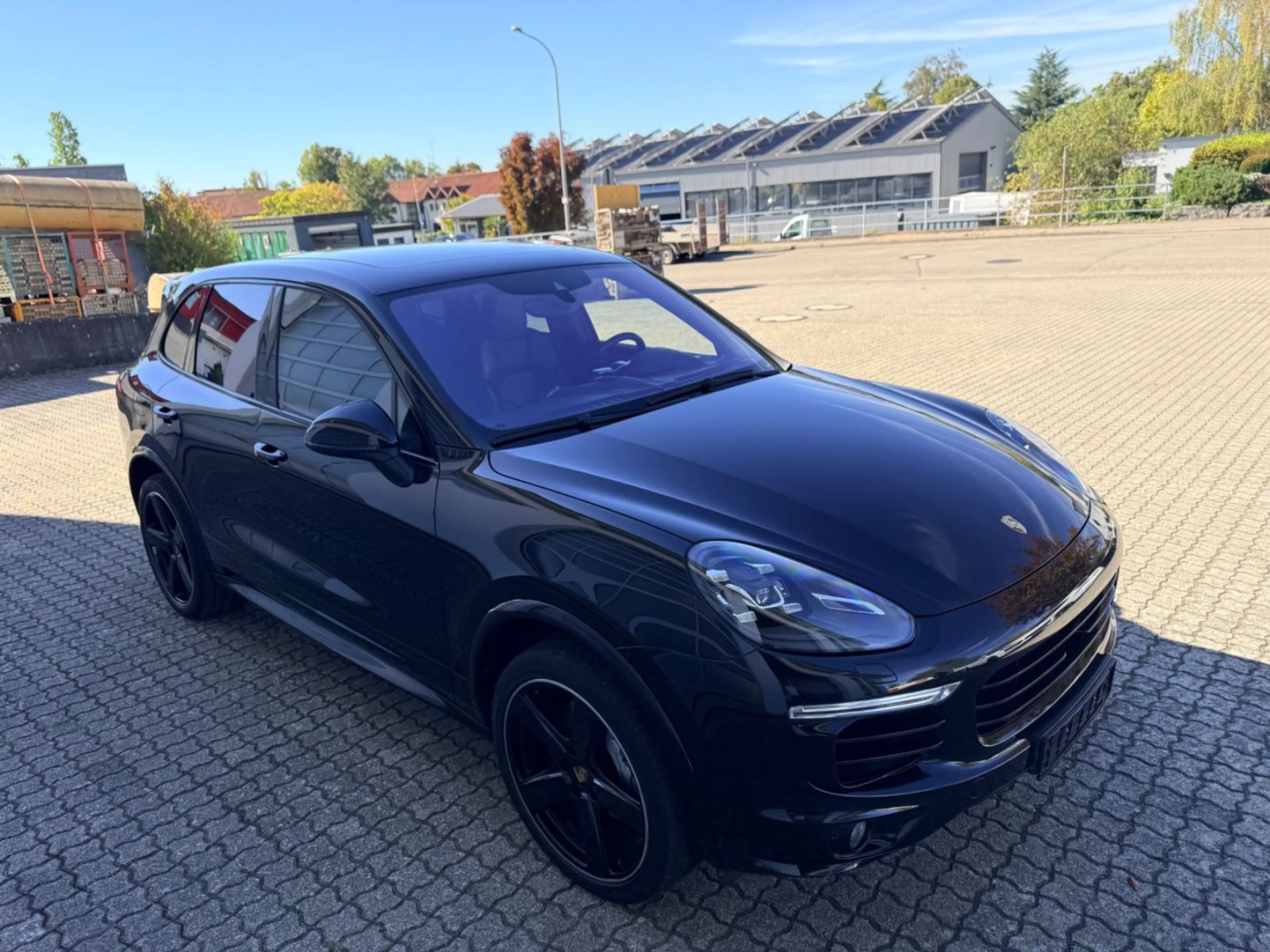 Porsche Cayenne S Diesel Approved Sport Design Entertain — photo 4