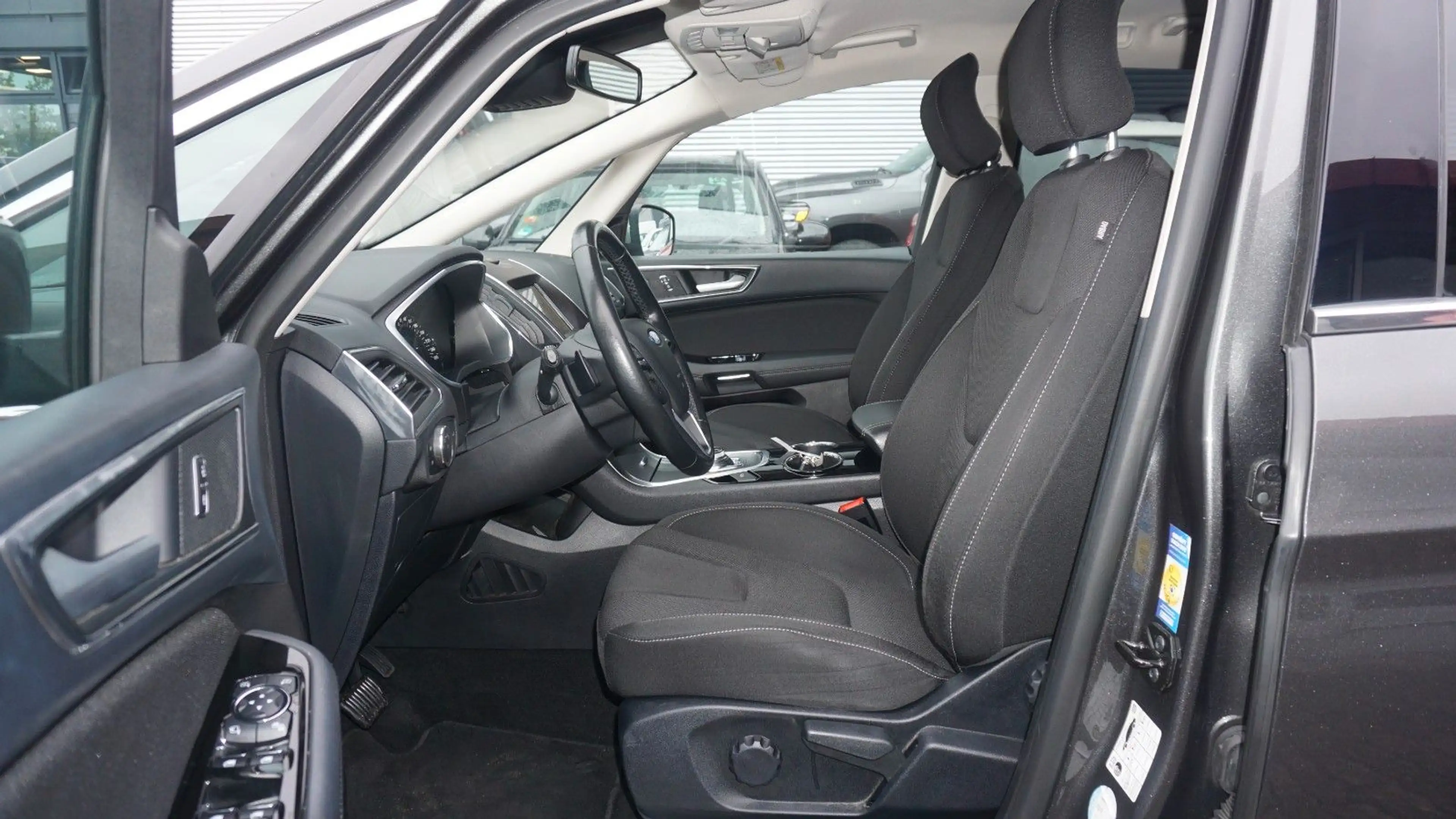 Ford S-Max Titanium*LED*7-SITZER*ACC*360°*KEYLESS*1-H — photo 7