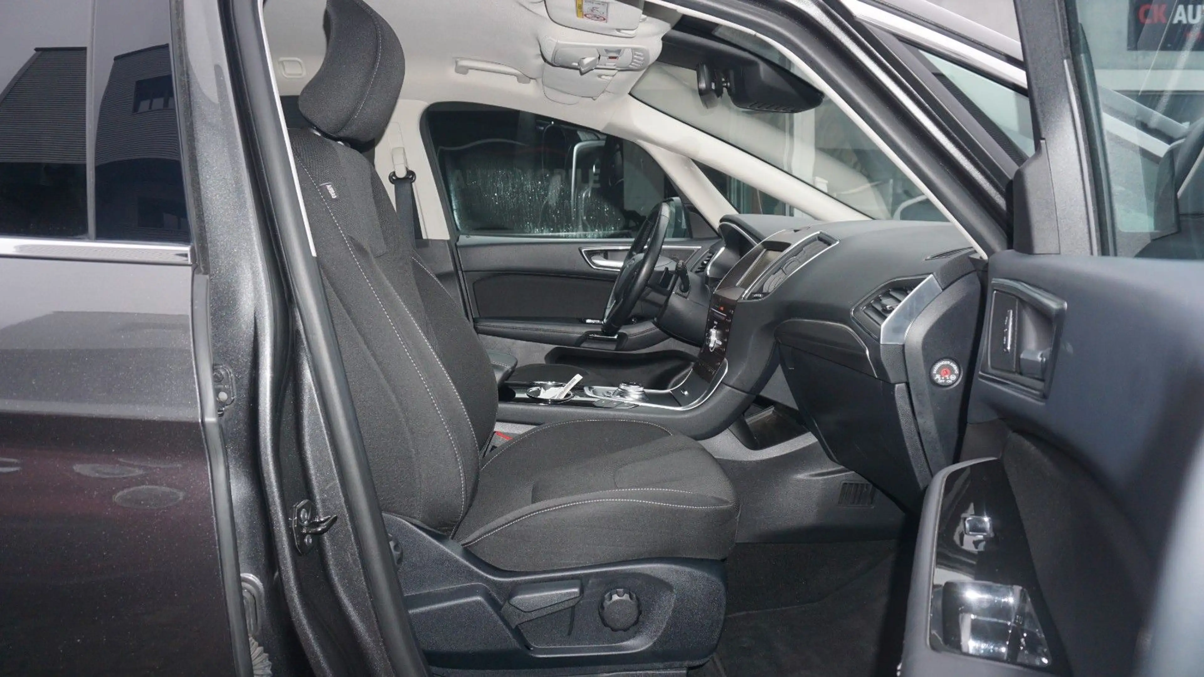 Ford S-Max Titanium*LED*7-SITZER*ACC*360°*KEYLESS*1-H — photo 8