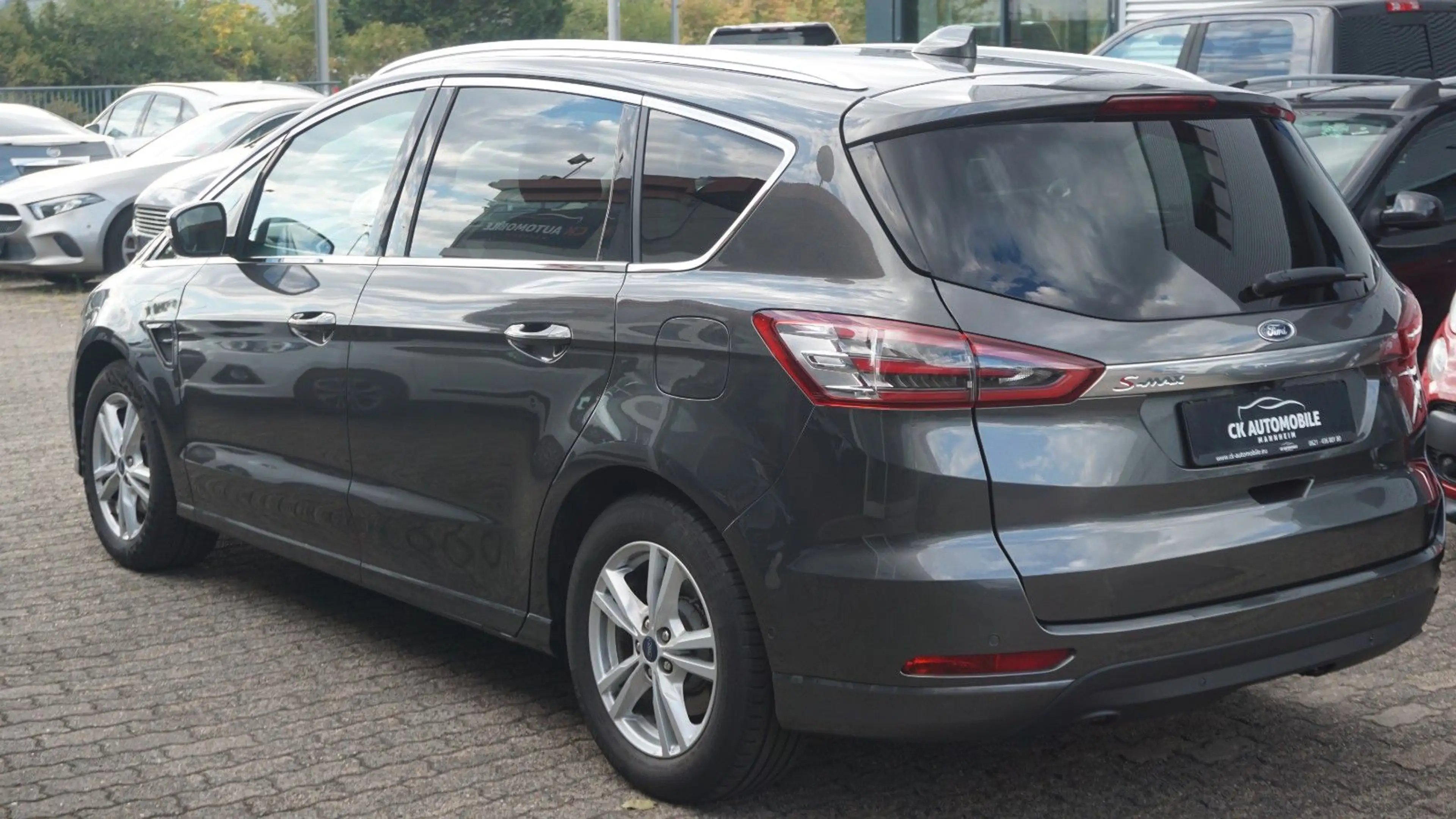 Ford S-Max Titanium*LED*7-SITZER*ACC*360°*KEYLESS*1-H — photo 5