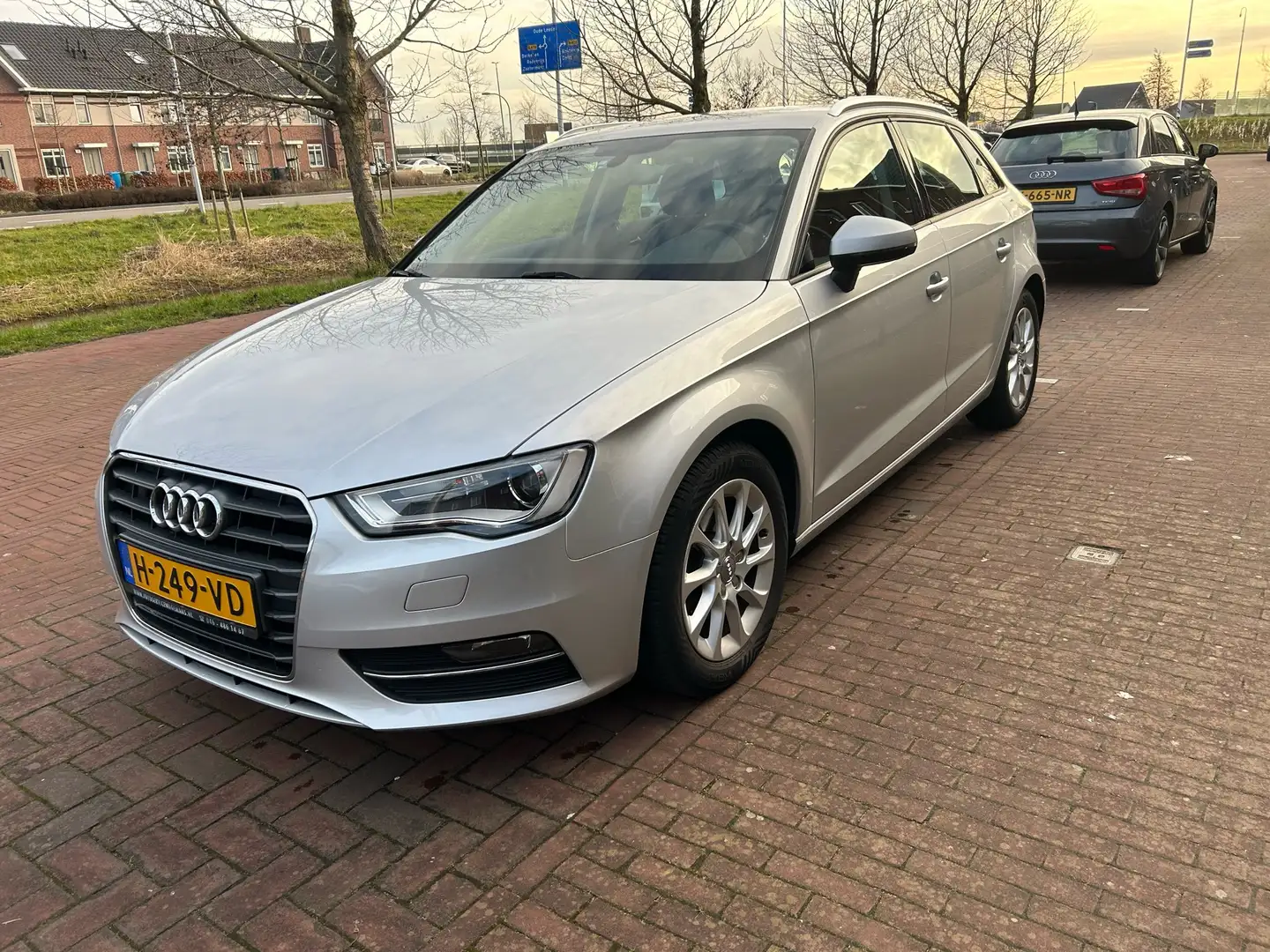 Audi A3 1.4 TFSI Grijs - 2