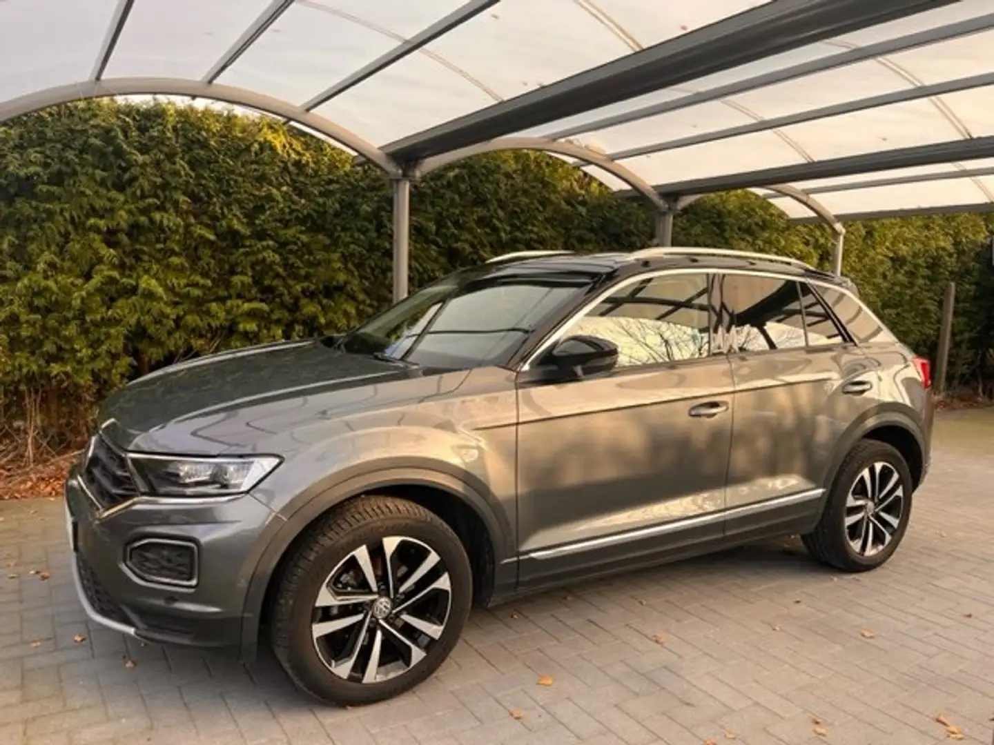 Volkswagen T-Roc T-Roc 1.0  IQ.Drive OPF,74000 km,Pano dak,trekhaak Gris - 1