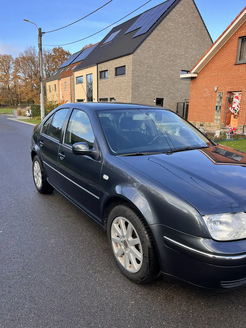 Volkswagen Bora 1.6 Comfortline - 2
