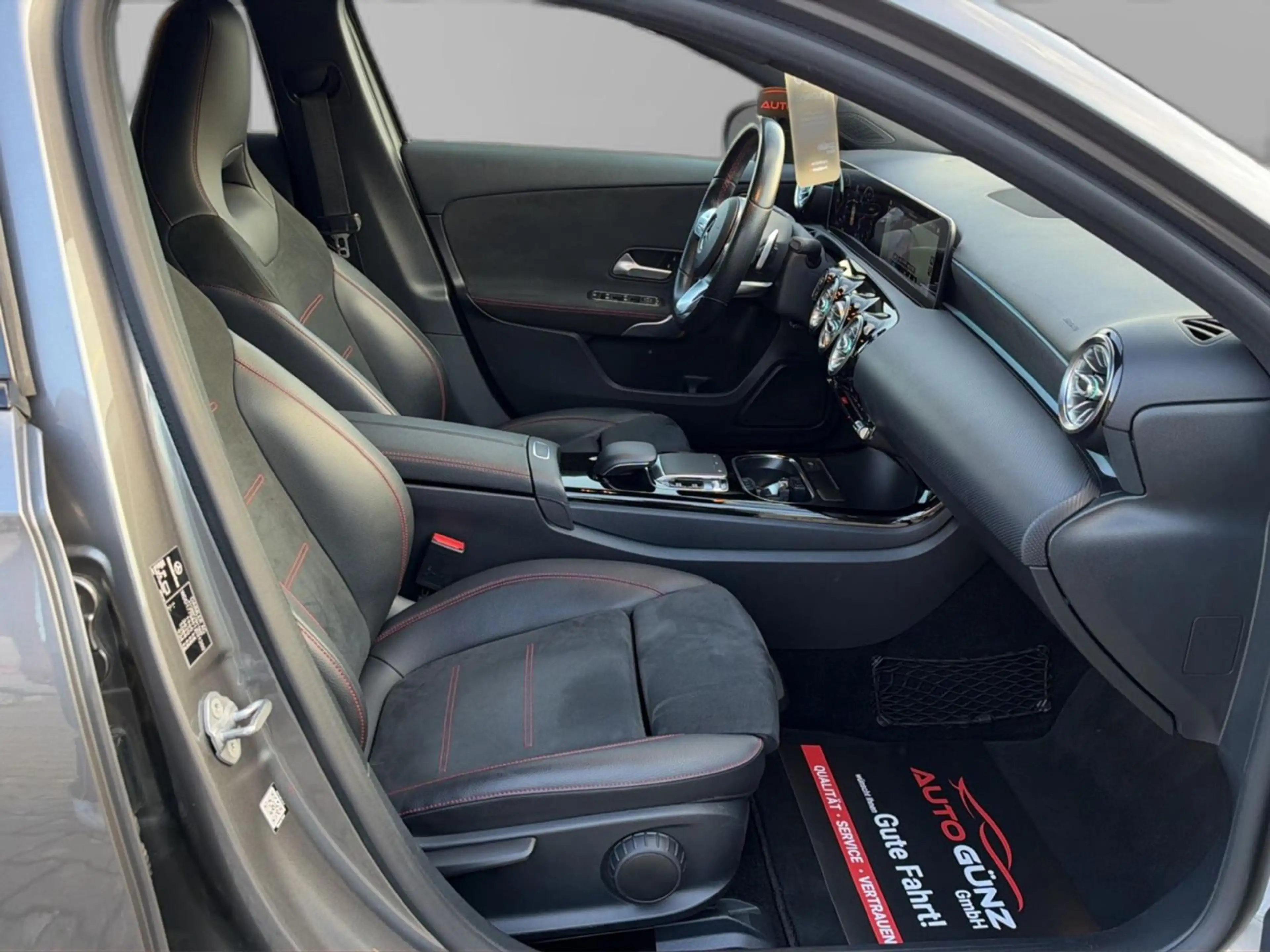 Mercedes-Benz A 250 AMG Line Aut. *MBUX-Led-Cam-ACC-19Zoll* — photo 15