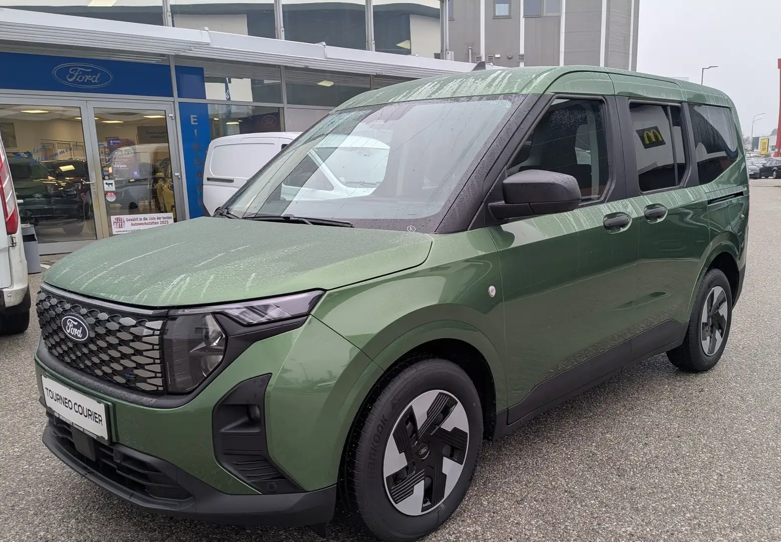 Ford Tourneo Courier BEV Trend  LP: € 39.094.- - 2